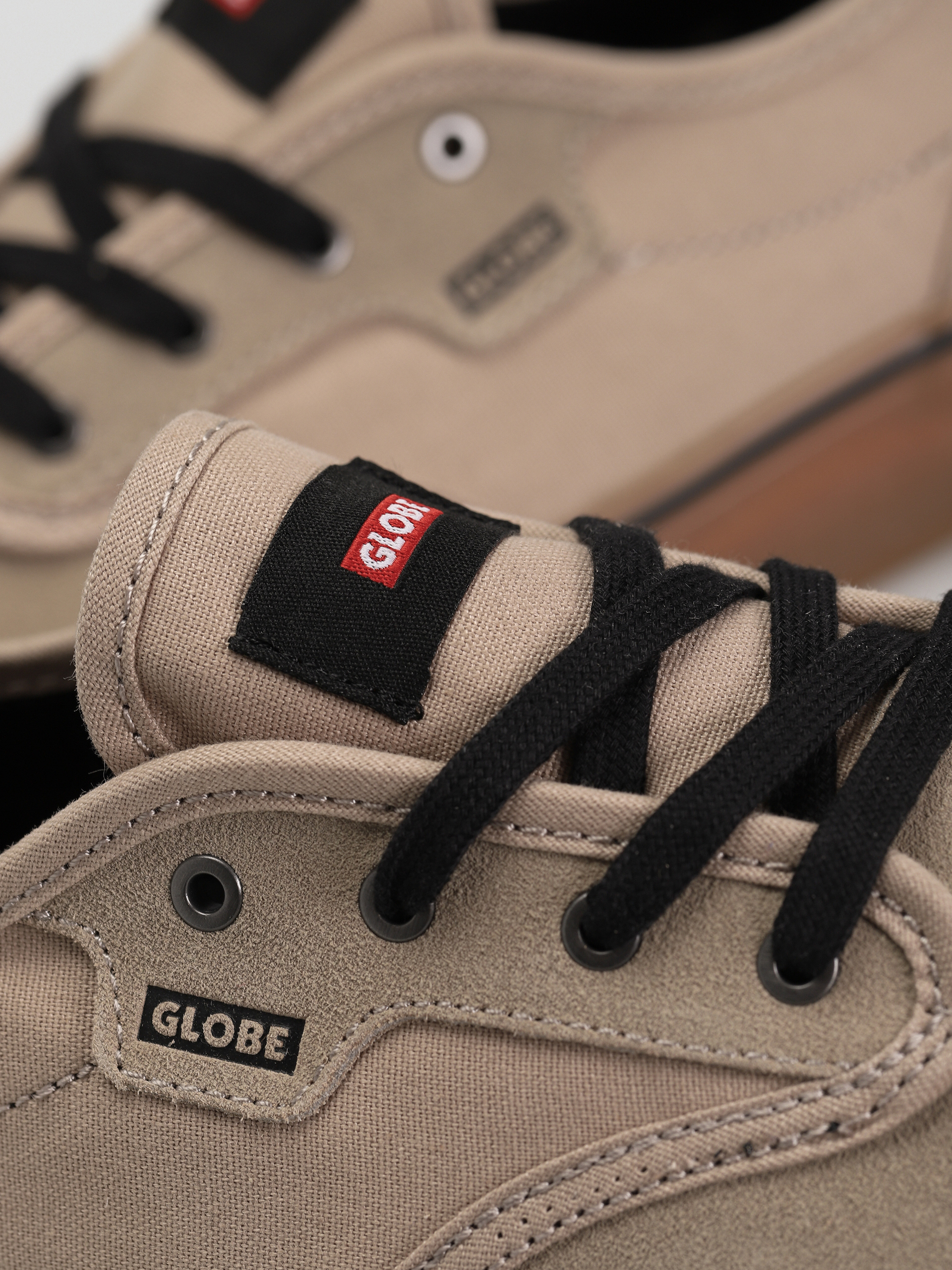 Globe Motley II Cipők (sesame/gum)