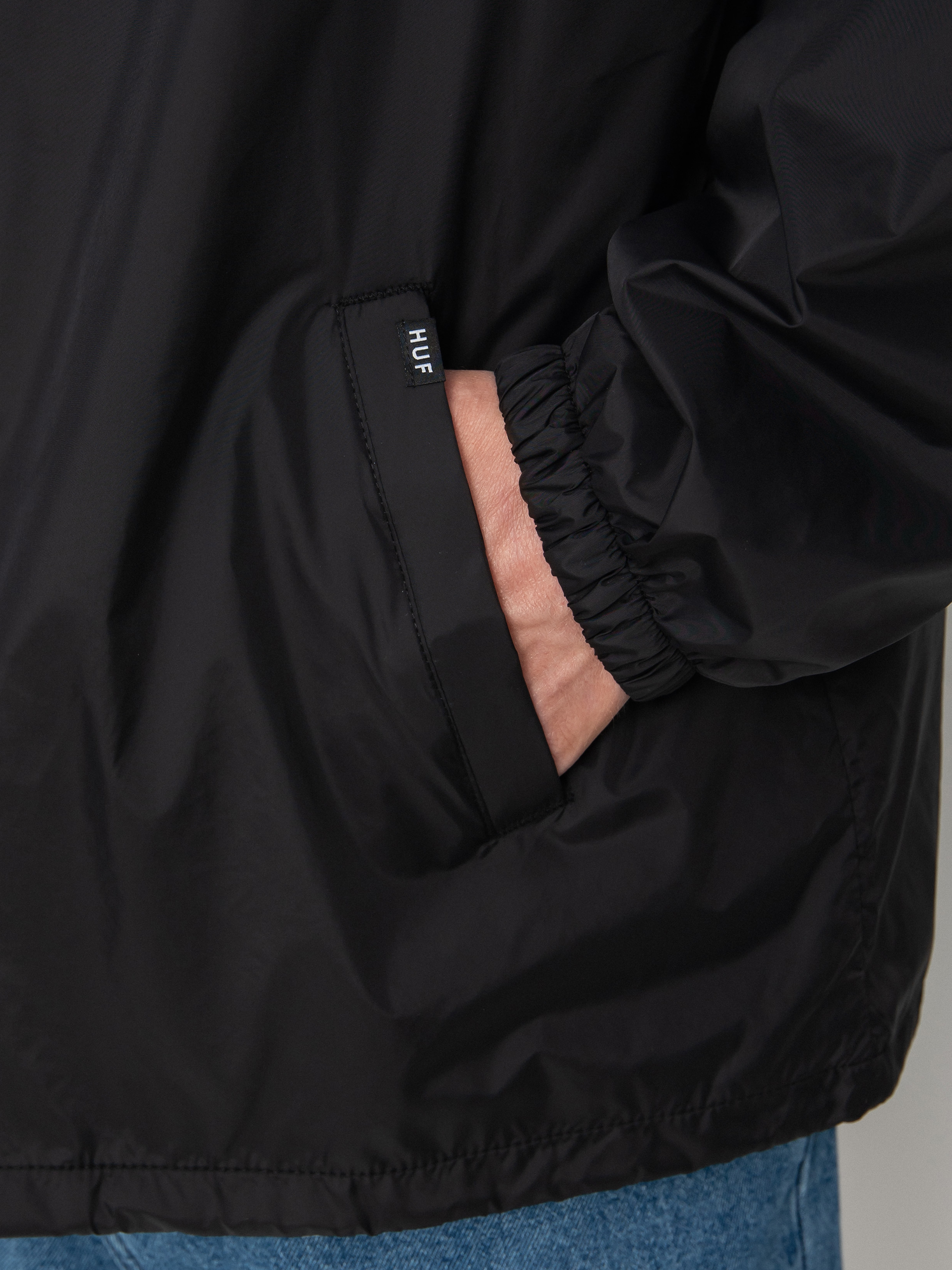 HUF Essentials Triple Triangle Coaches Dzseki (black)