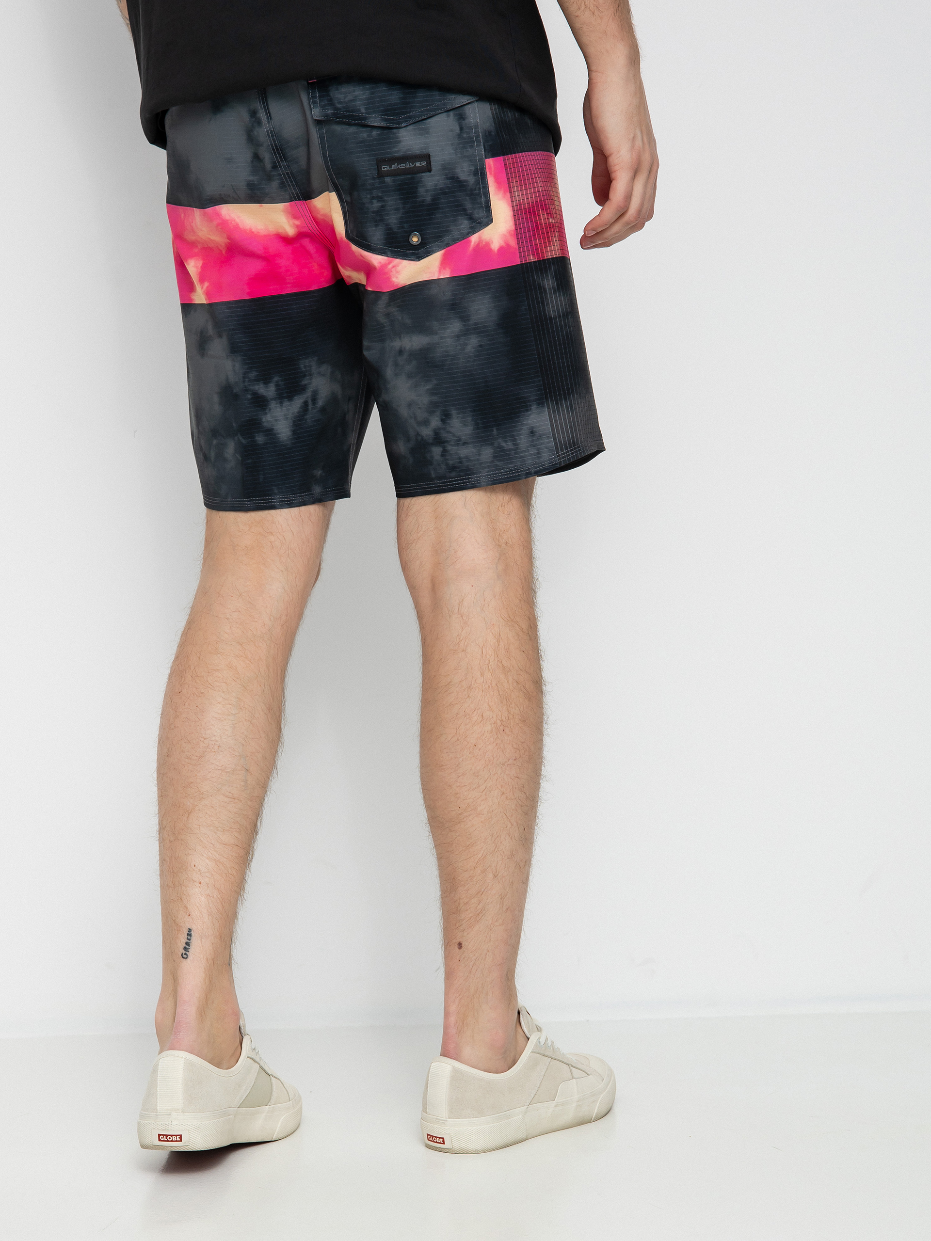 Quiksilver Highlite Arch Boardshort (shocking pink)