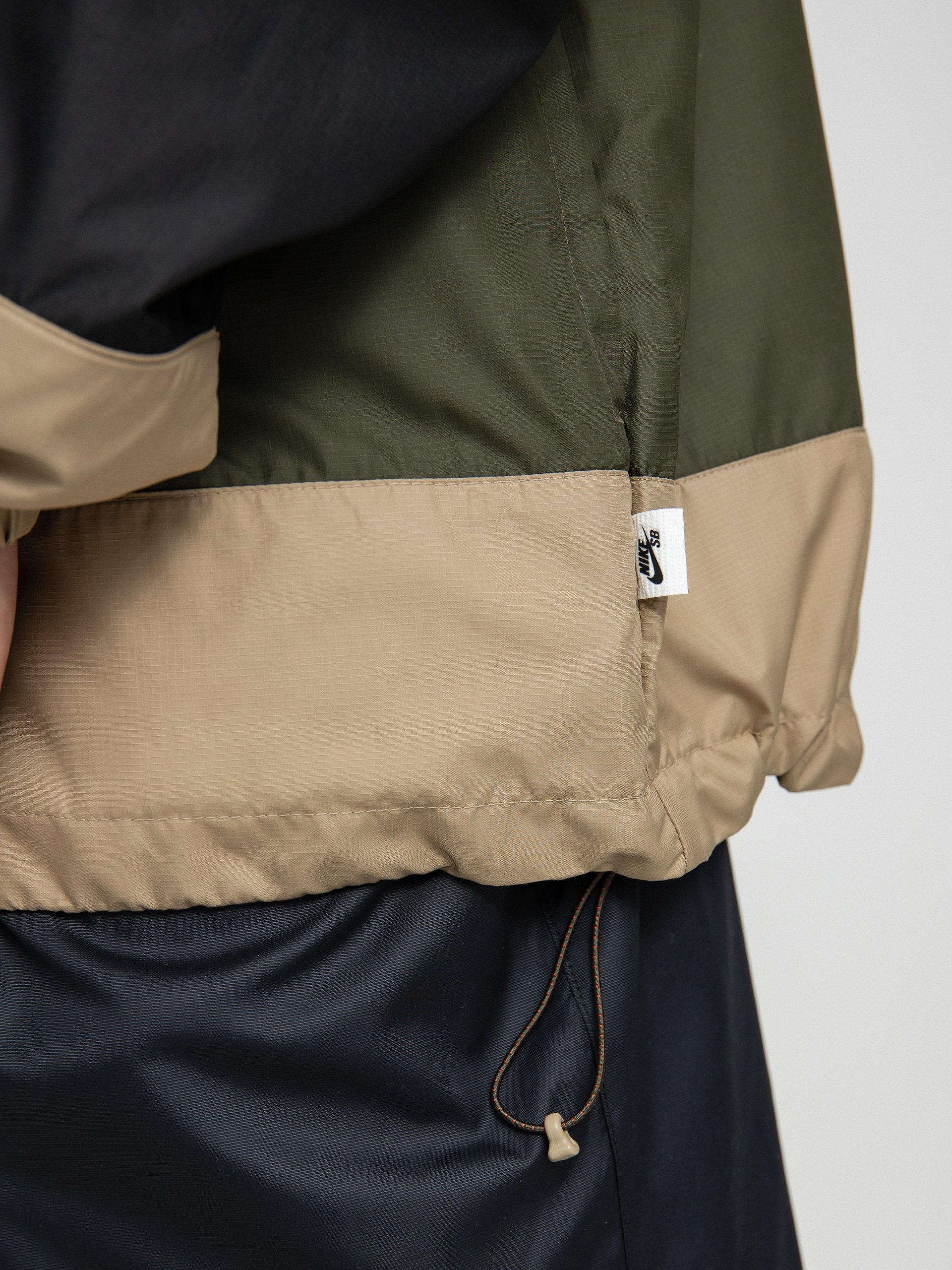 Nike SB Anorak Dzseki (cargo khaki/black)