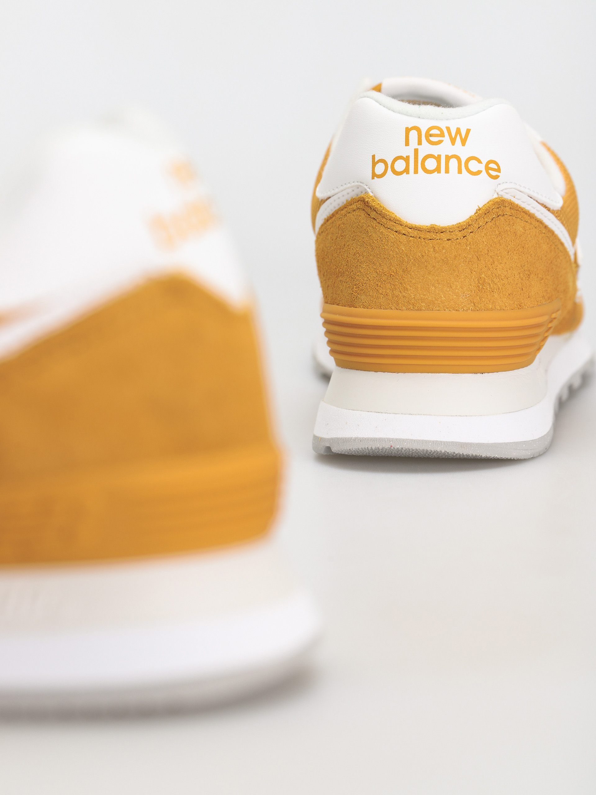 New Balance 574 Cipők (yellow)