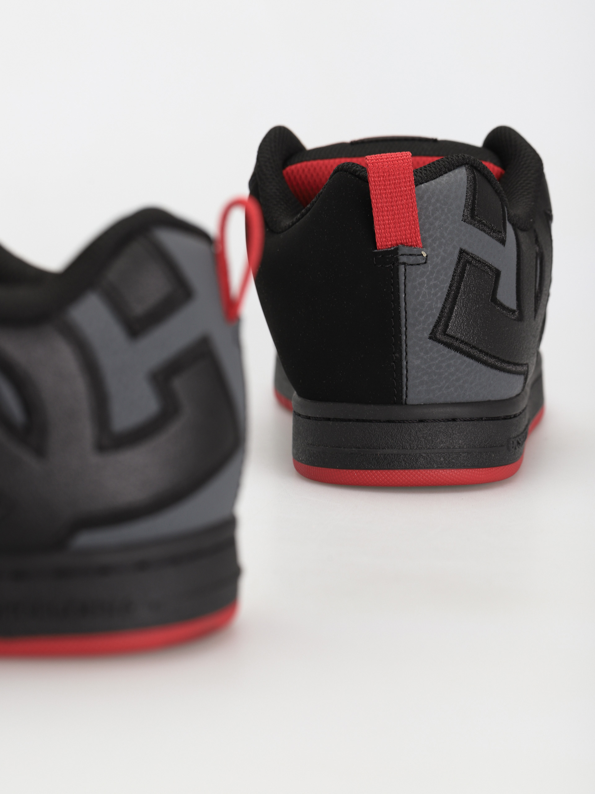 DC Court Graffik Sq Cipők (black/grey/red)