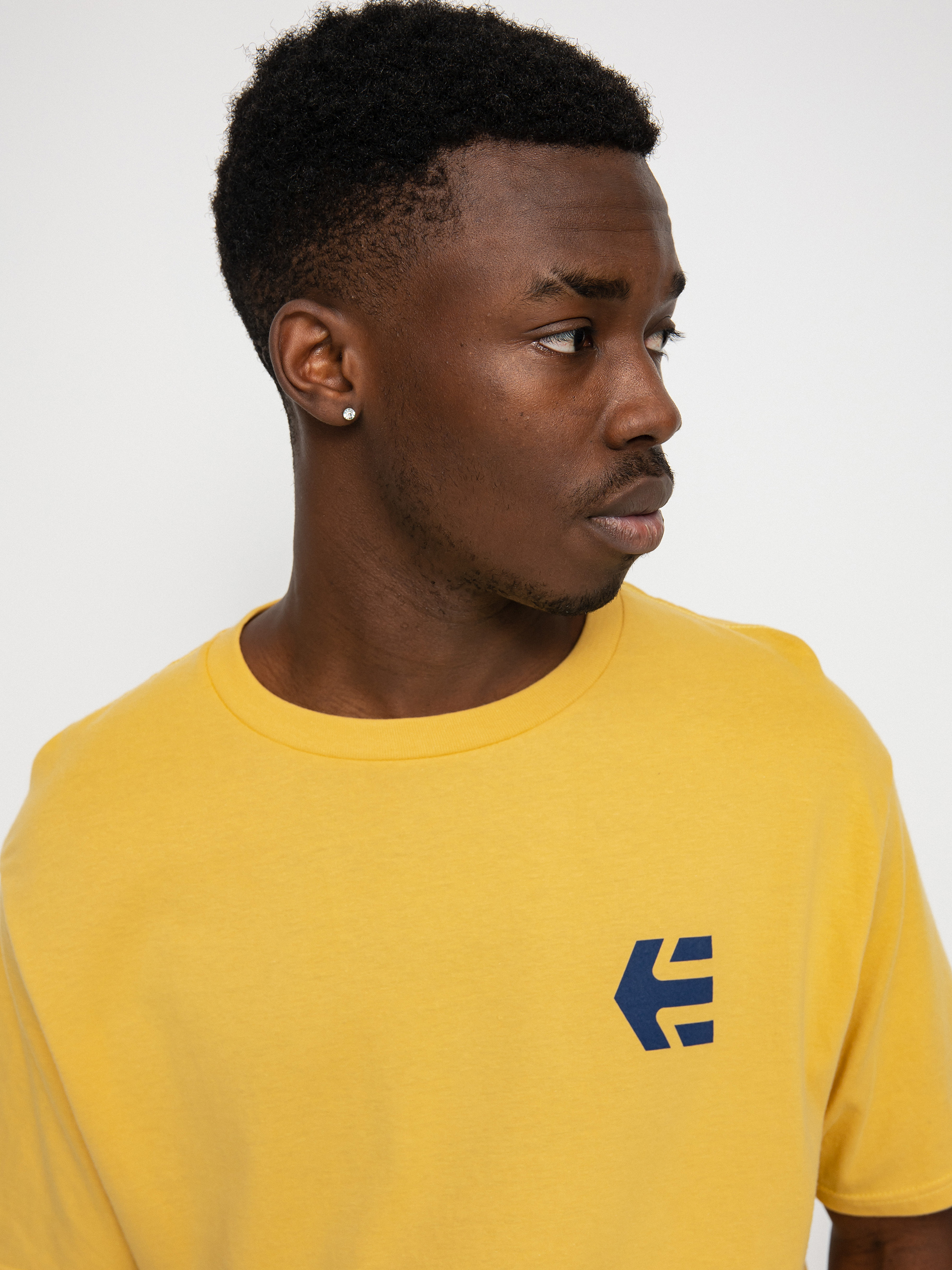 Etnies Colt 45 Arrow póló (gold)