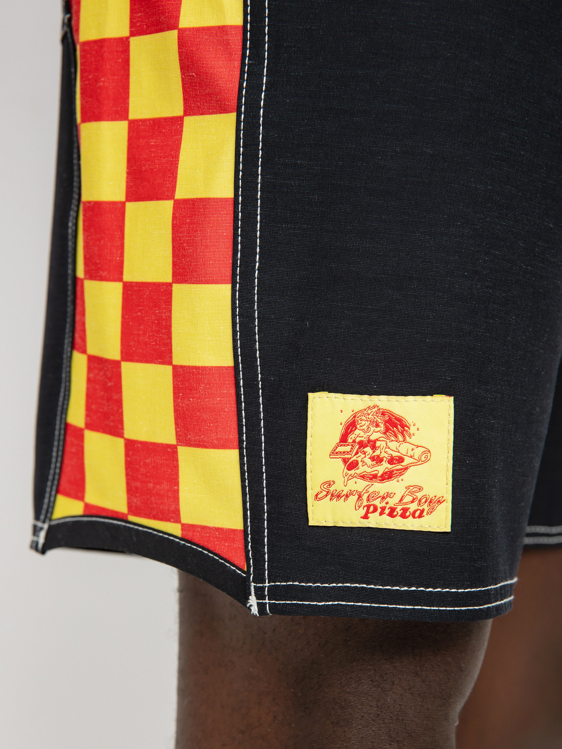 Quiksilver X Stranger Things Original Archsurfer Boy 18 Boardshort (black)