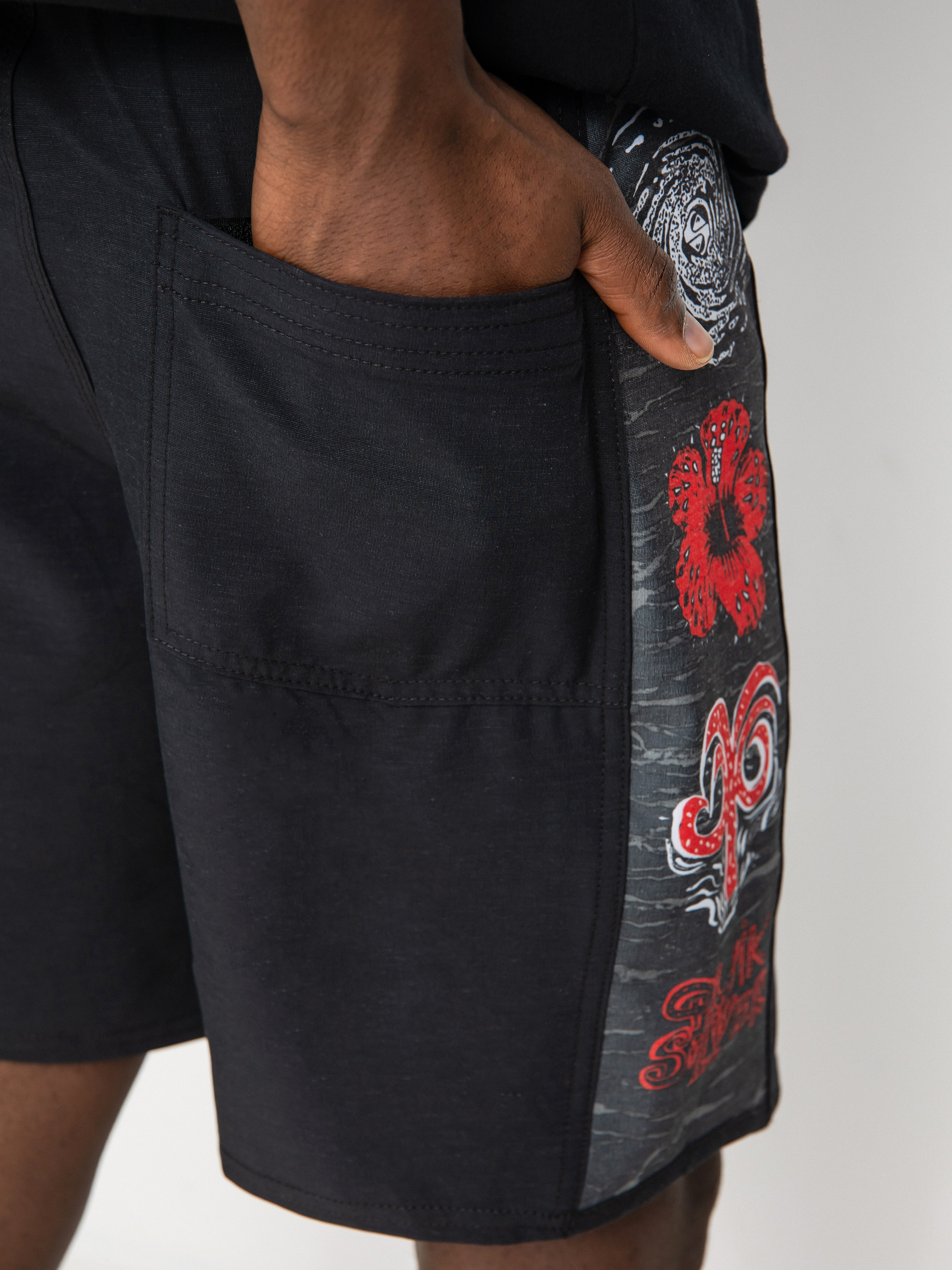 Quiksilver X Stranger Things Original Arch 1986 18 Boardshort (the upside down)