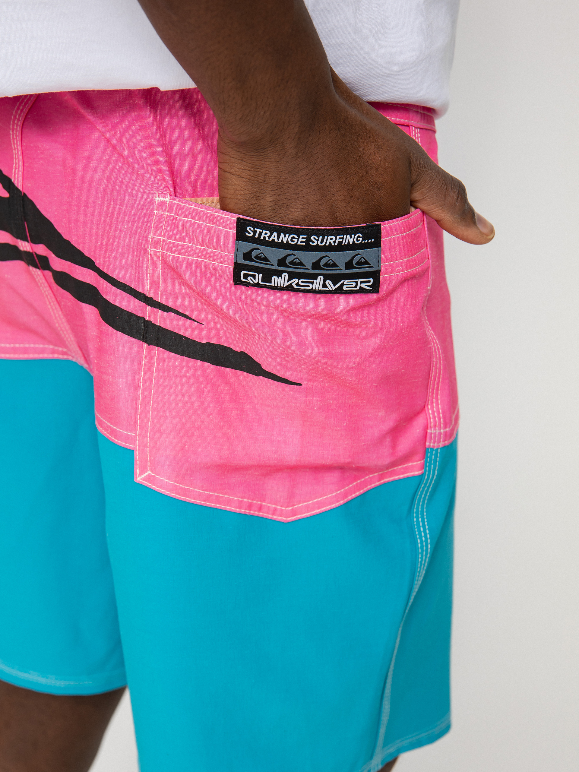 Quiksilver X Stranger Things Butt Logo 1986 17 Boardshort (lenora hills)