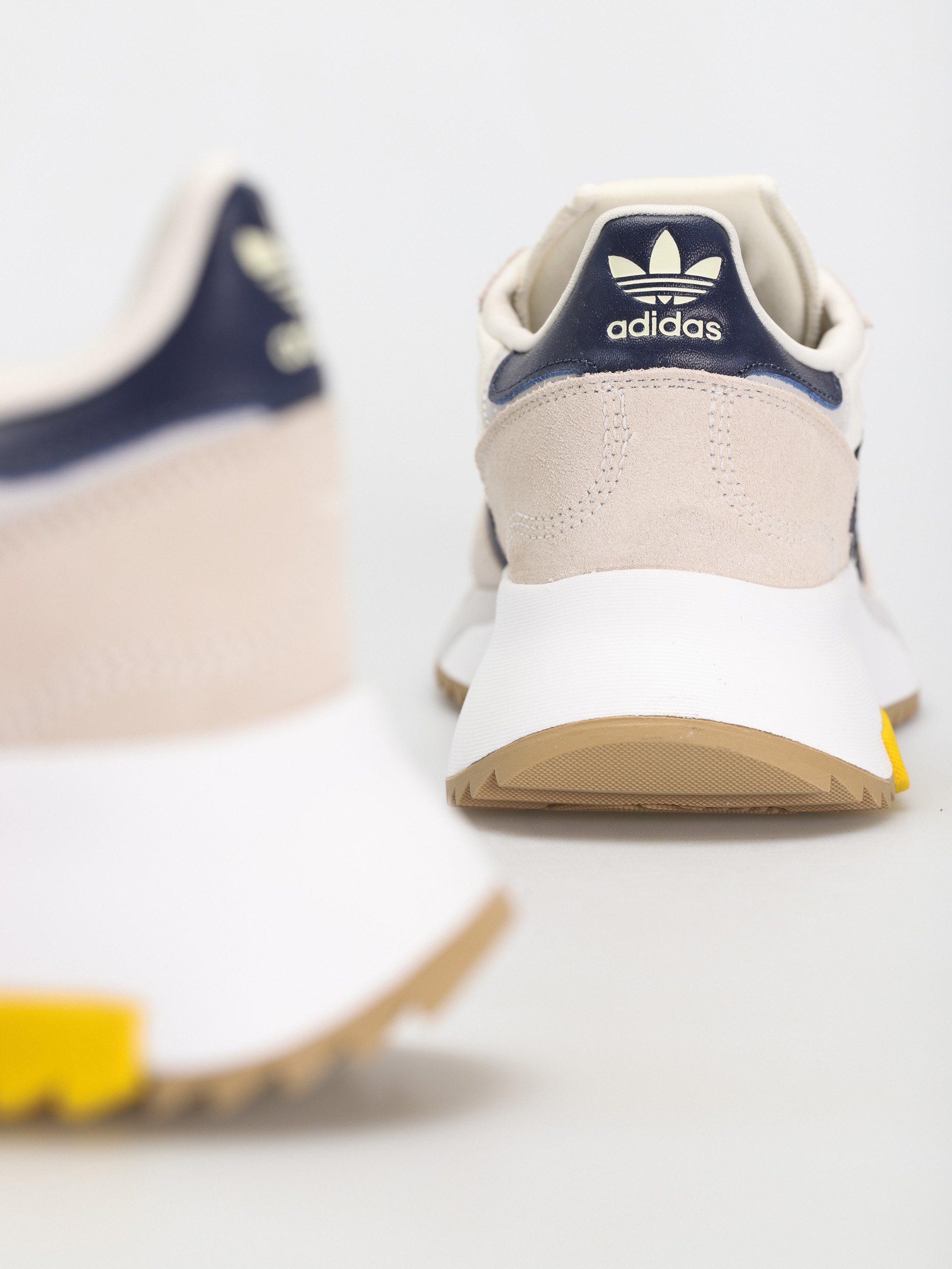 adidas Originals Retropy F2 Cipők (owhite/shanav/hazyel)