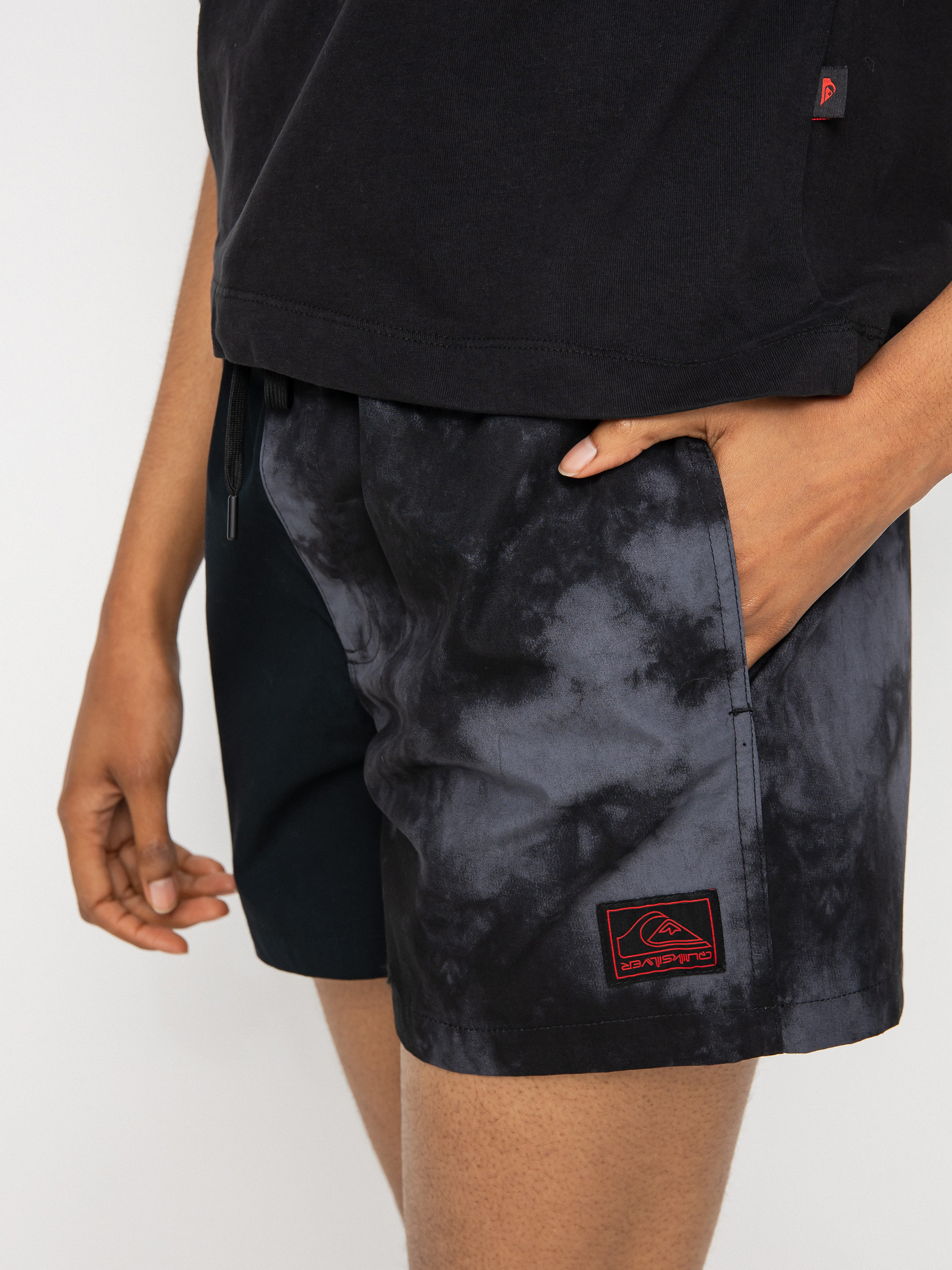 Quiksilver X Stranger Things Upside Down Volley Rövidnadrág Wmn (black)