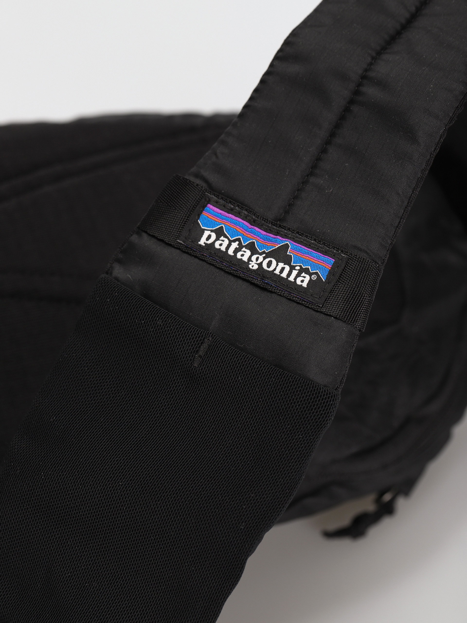 Patagonia Ultralight Black Hole Sling Hátizsák (black)