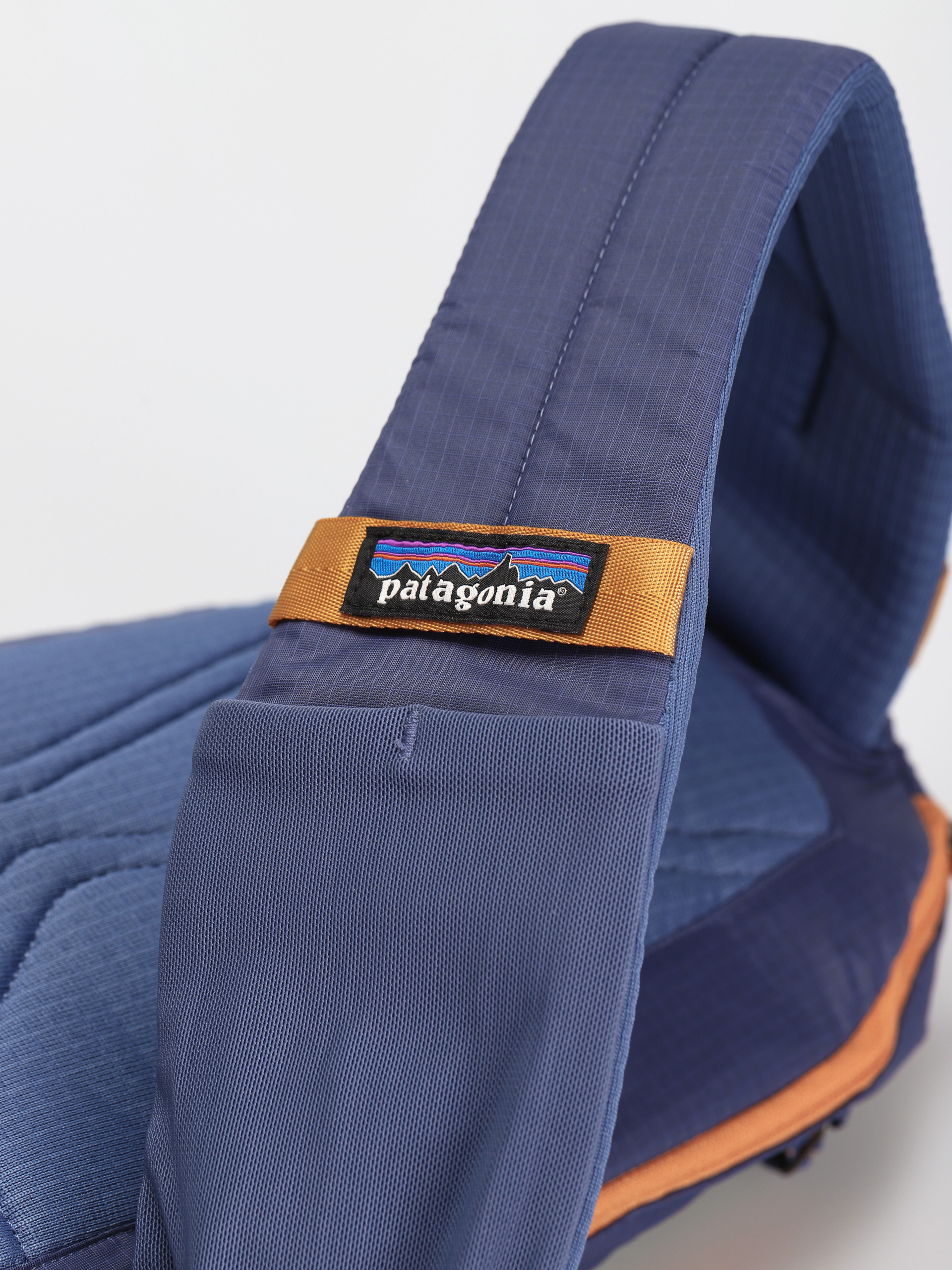 Patagonia Ultralight Black Hole Sling Hátizsák (fresh teal)