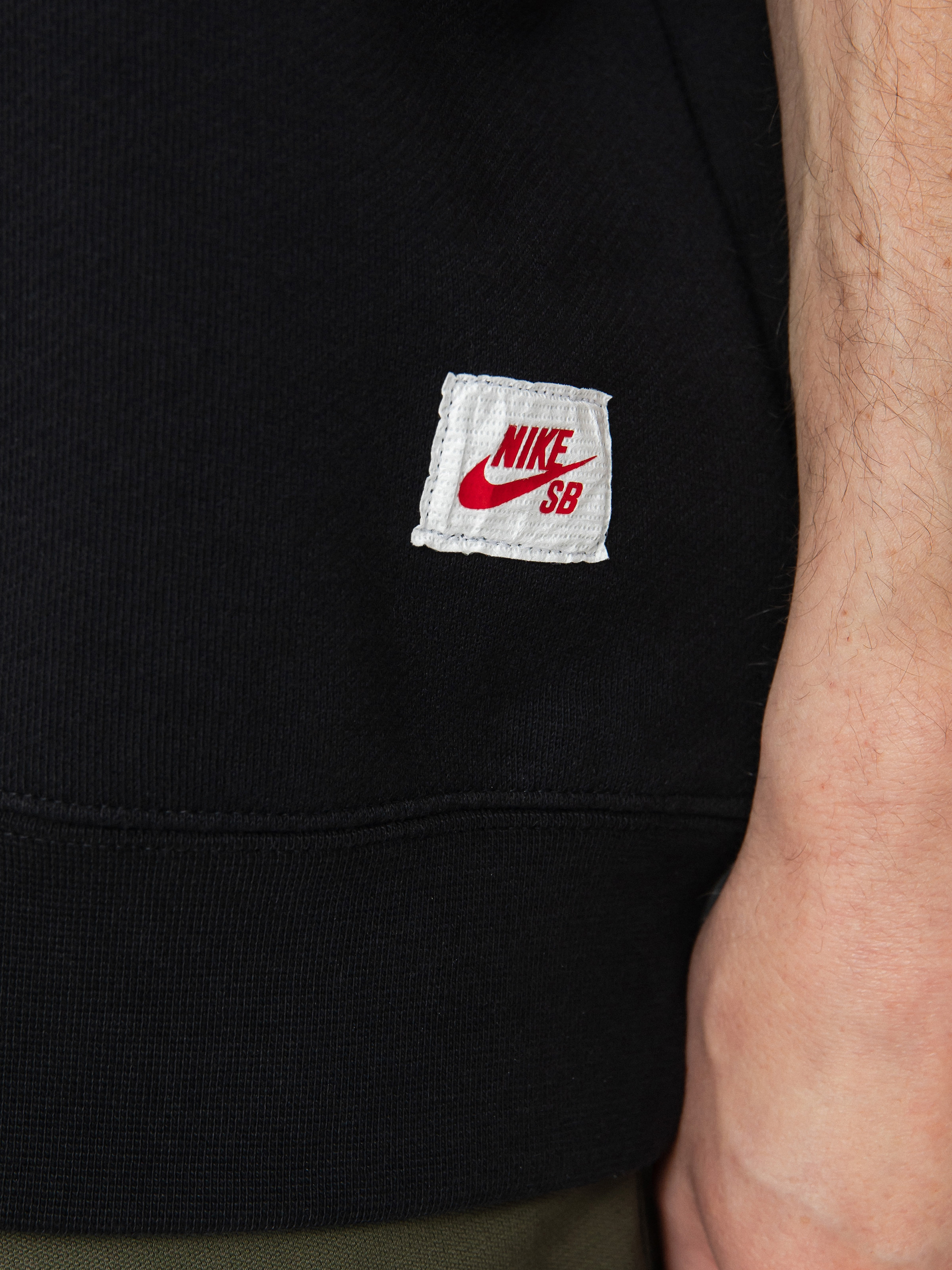 Nike SB Novelty Pulóver (black/university red)