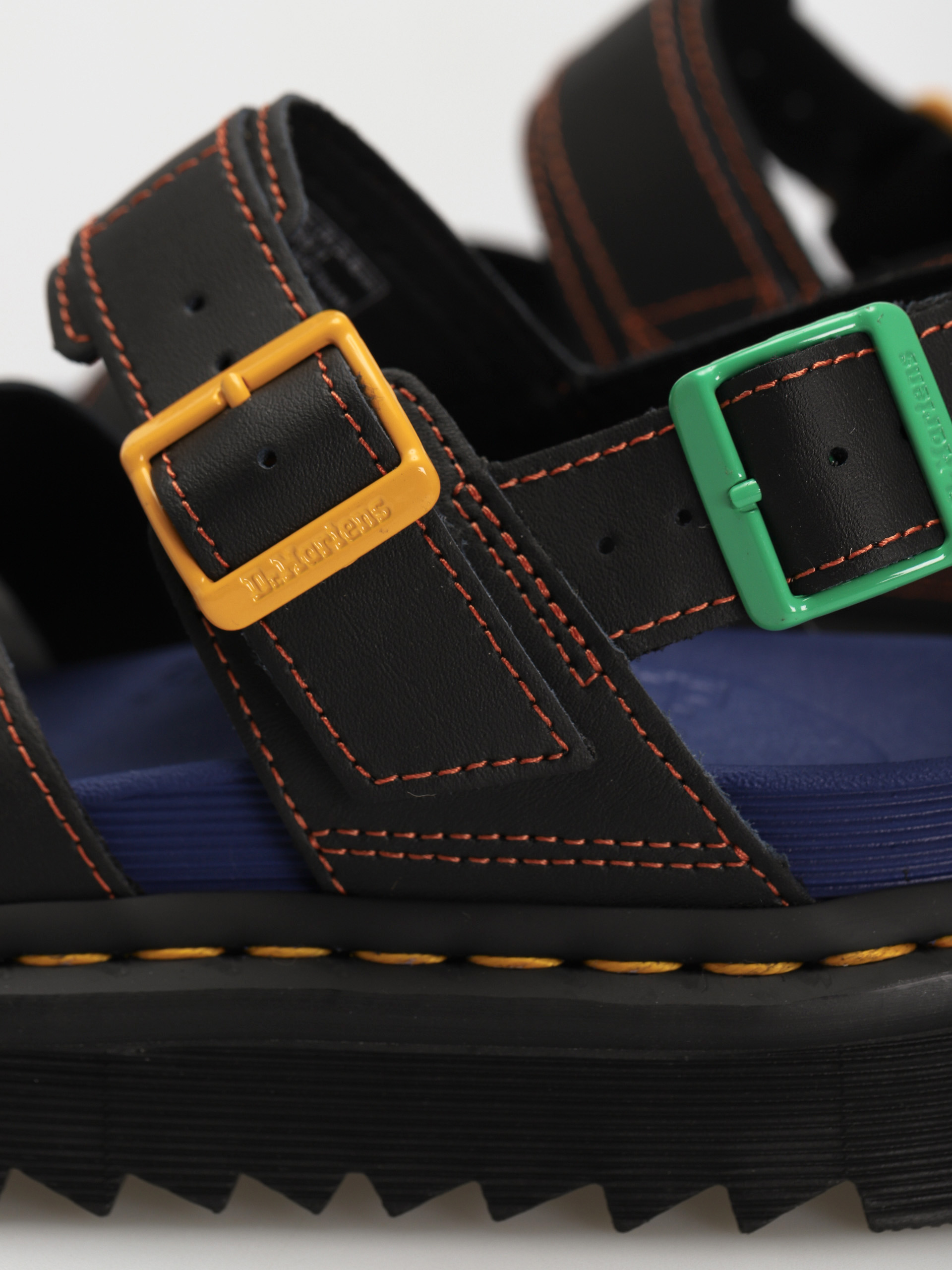 Dr. Martens Voss II Szandálok Wmn (black hydro)