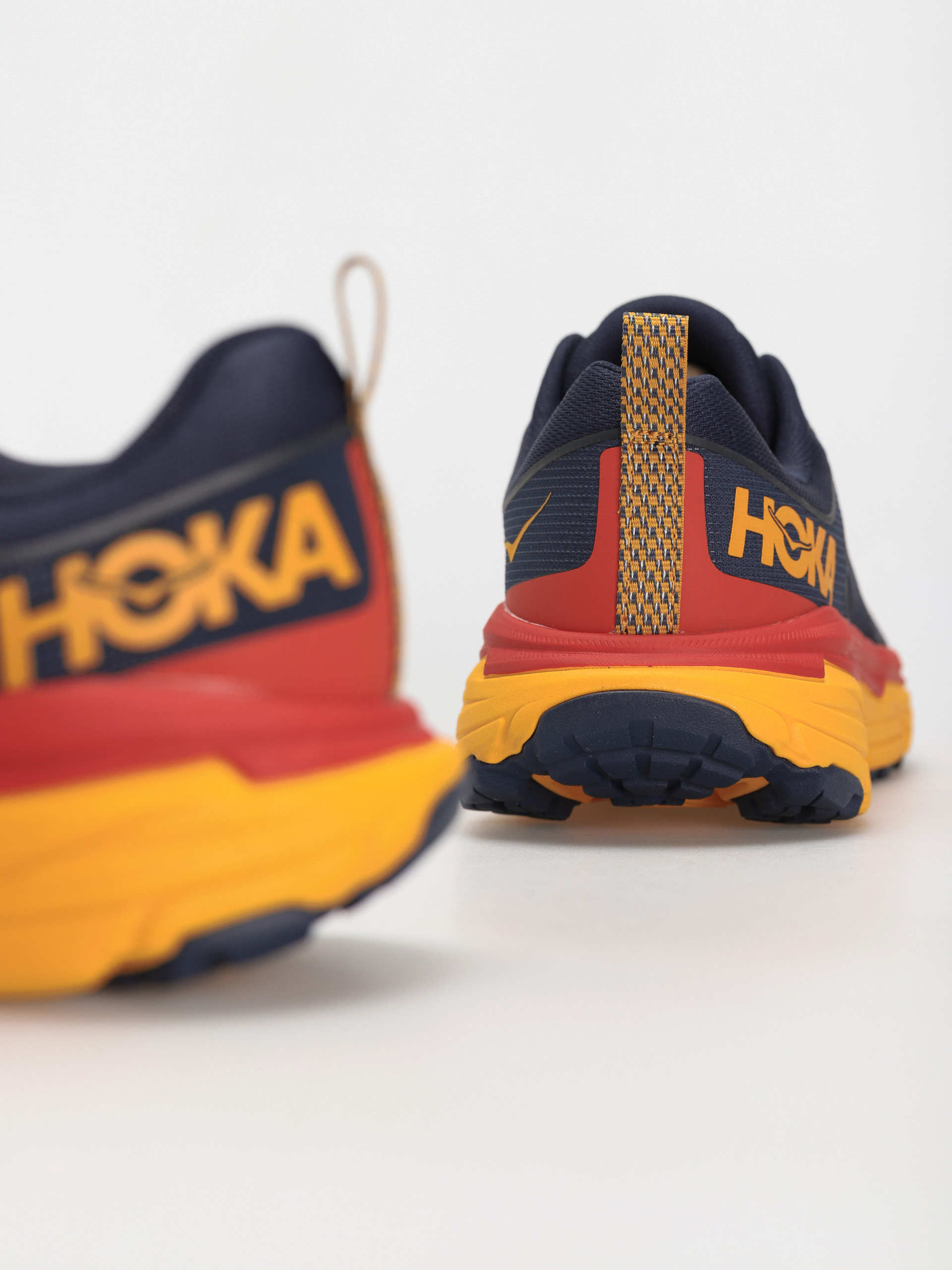 Hoka One One Challenger ATR 6 Cipők (outre space/radiant yellow)