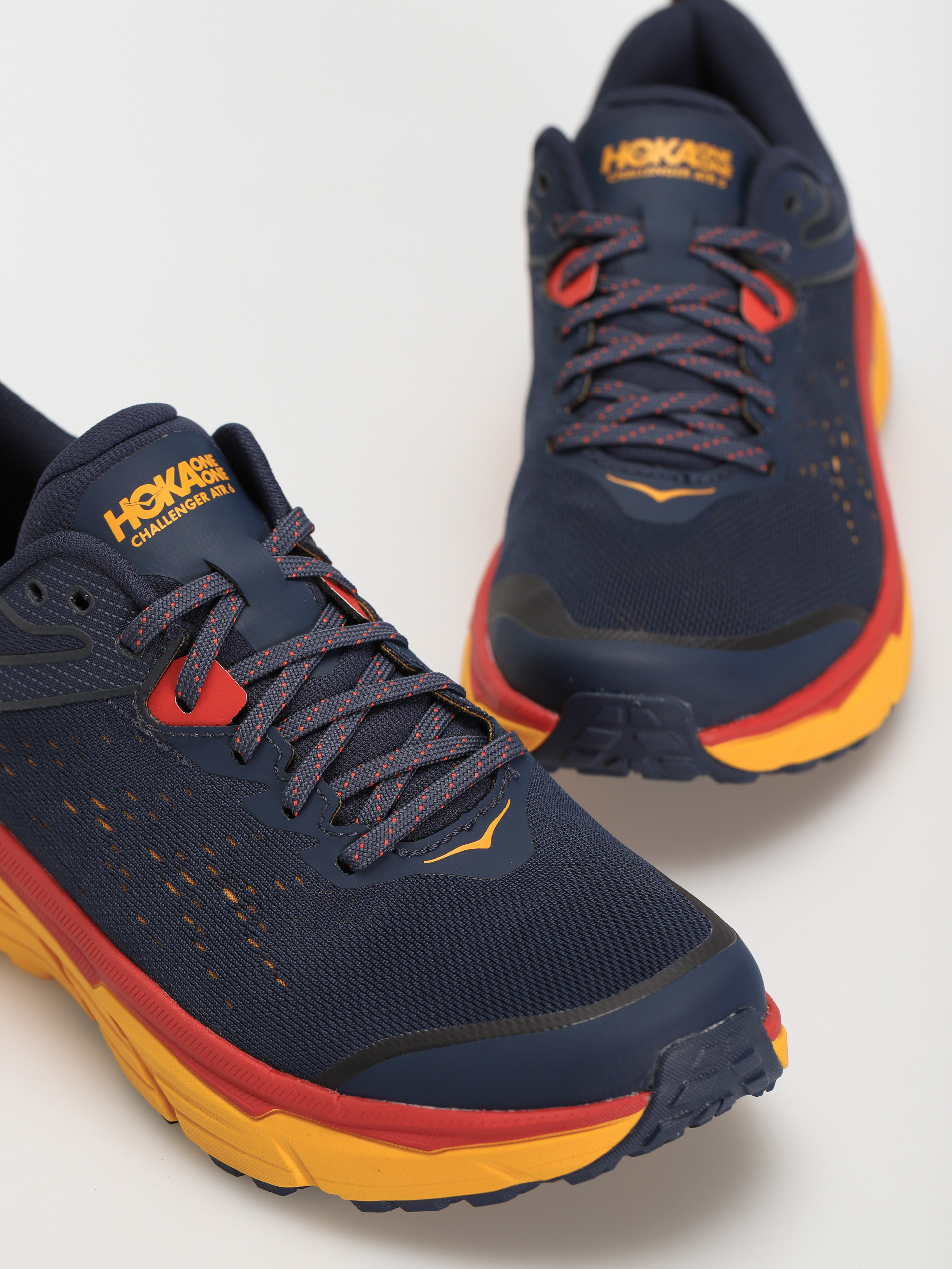 Hoka One One Challenger ATR 6 Cipők (outre space/radiant yellow)