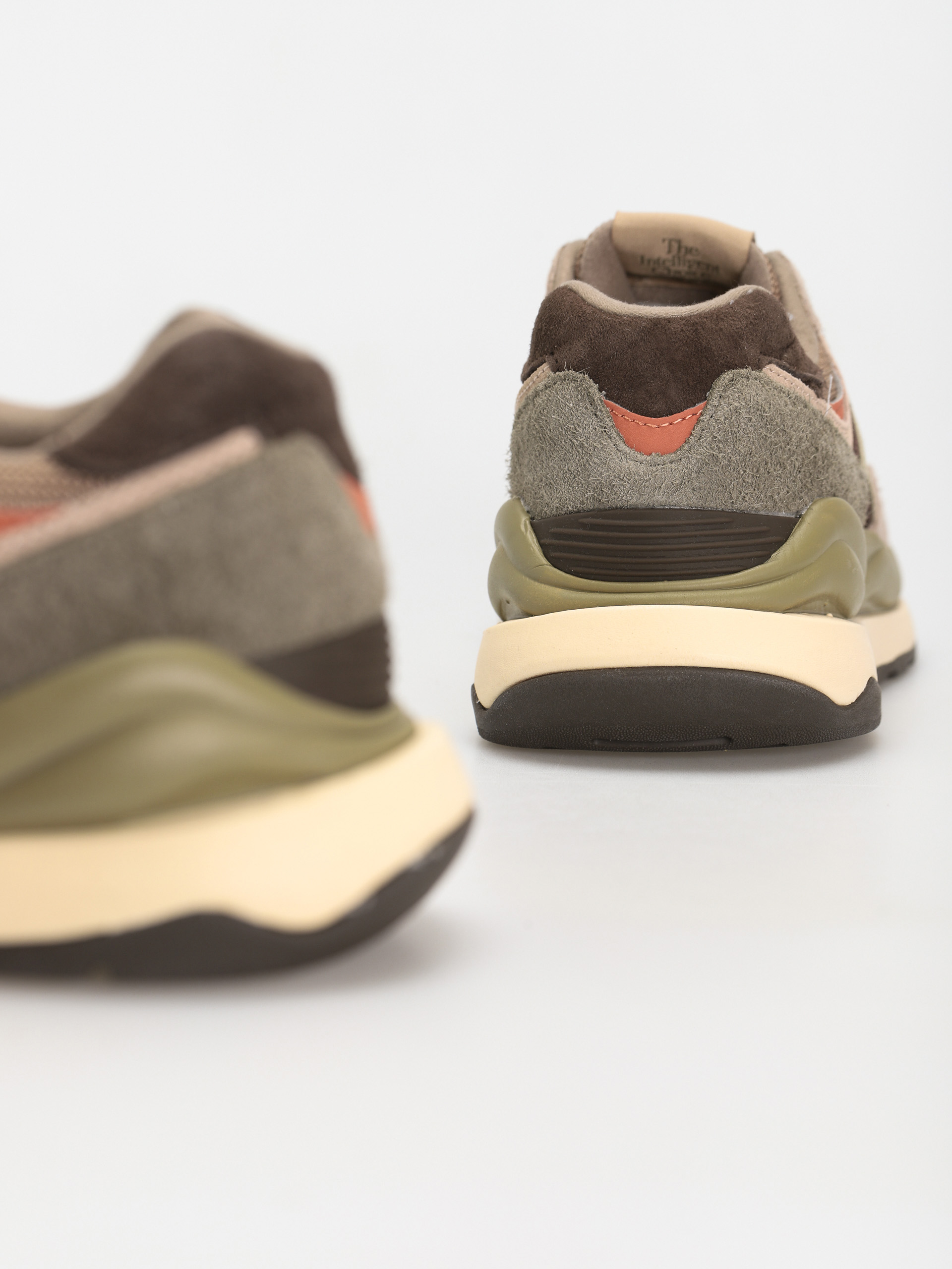 New Balance 5740 Cipők (mushroom)