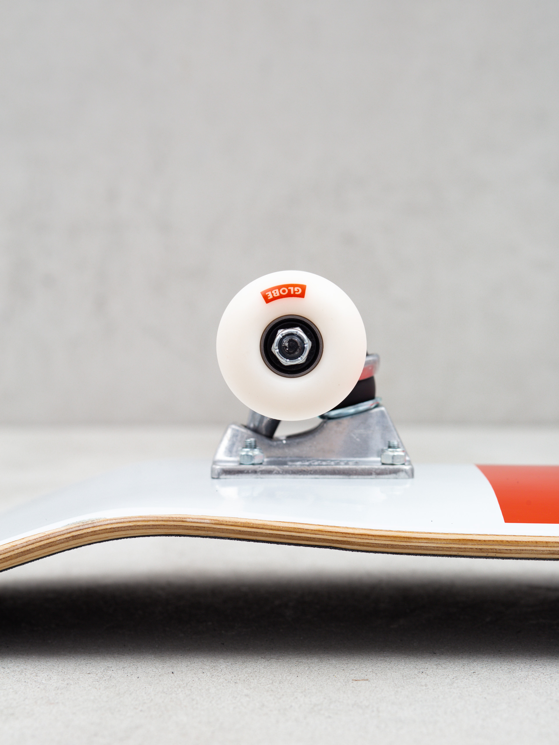 Globe G0 Block Serif Komplett gördeszka (white/red)