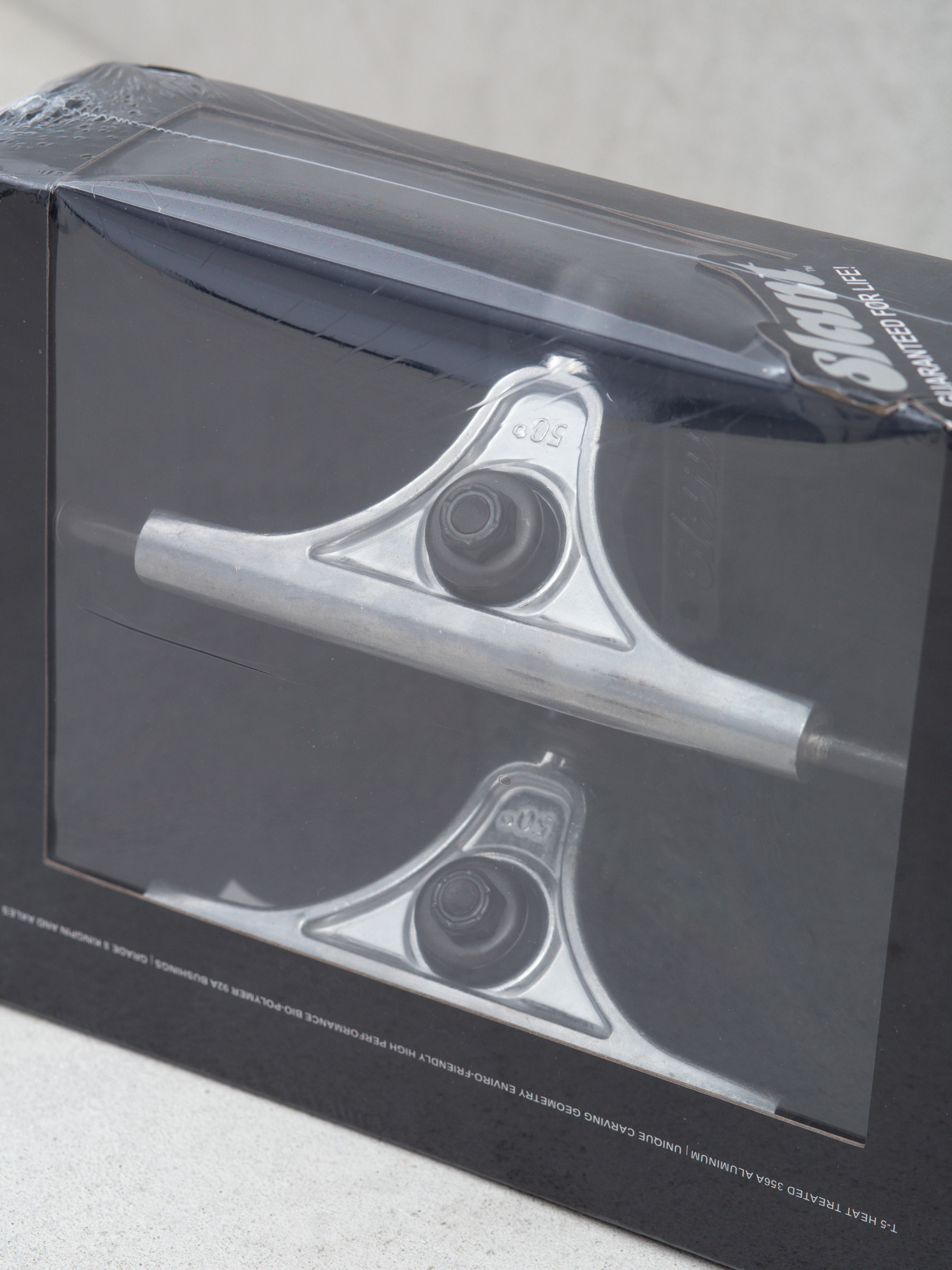 Globe Slant Reverse Kingpin Gördeszka felfüggesztés (raw/black)