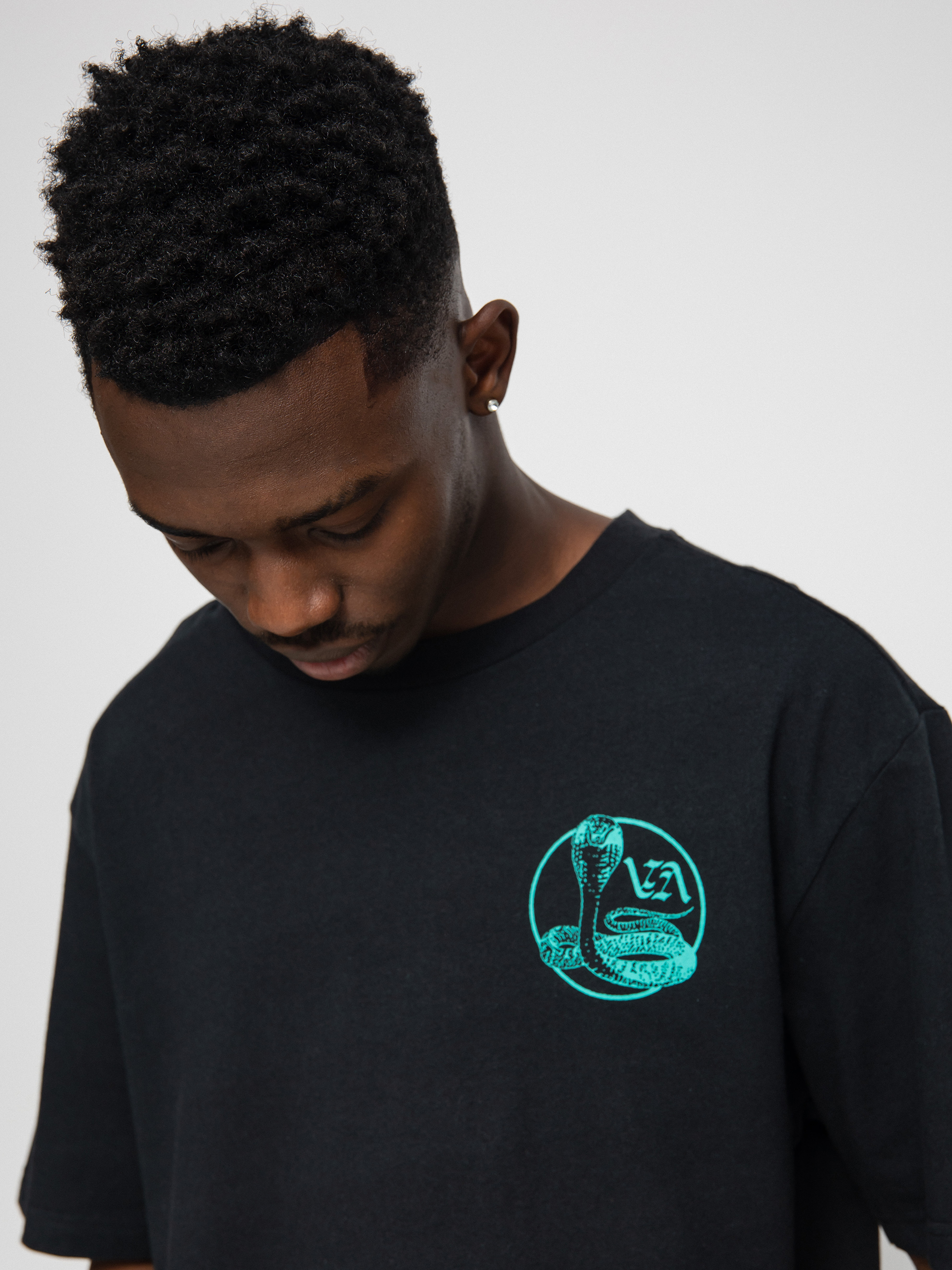 RVCA Cobra University póló (black)