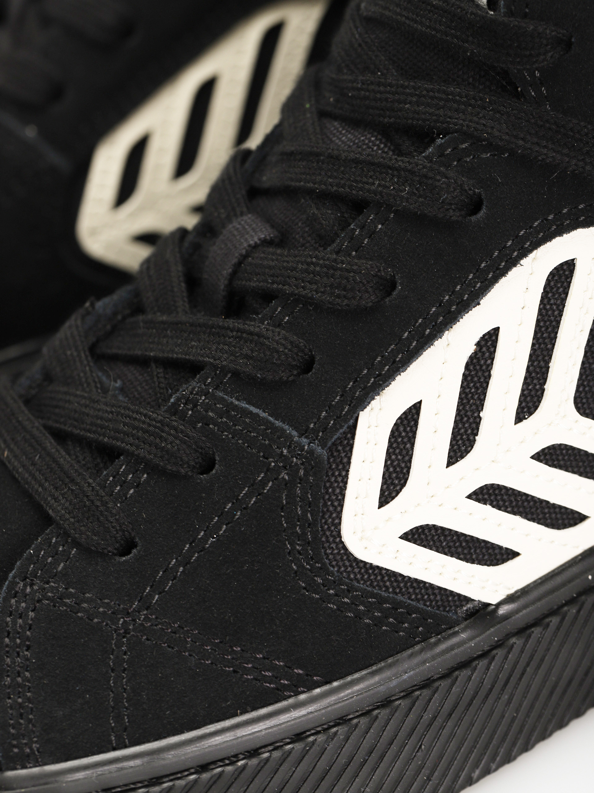Cariuma Catiba High Pro Cipők (all black suede and canvas ivory logo)