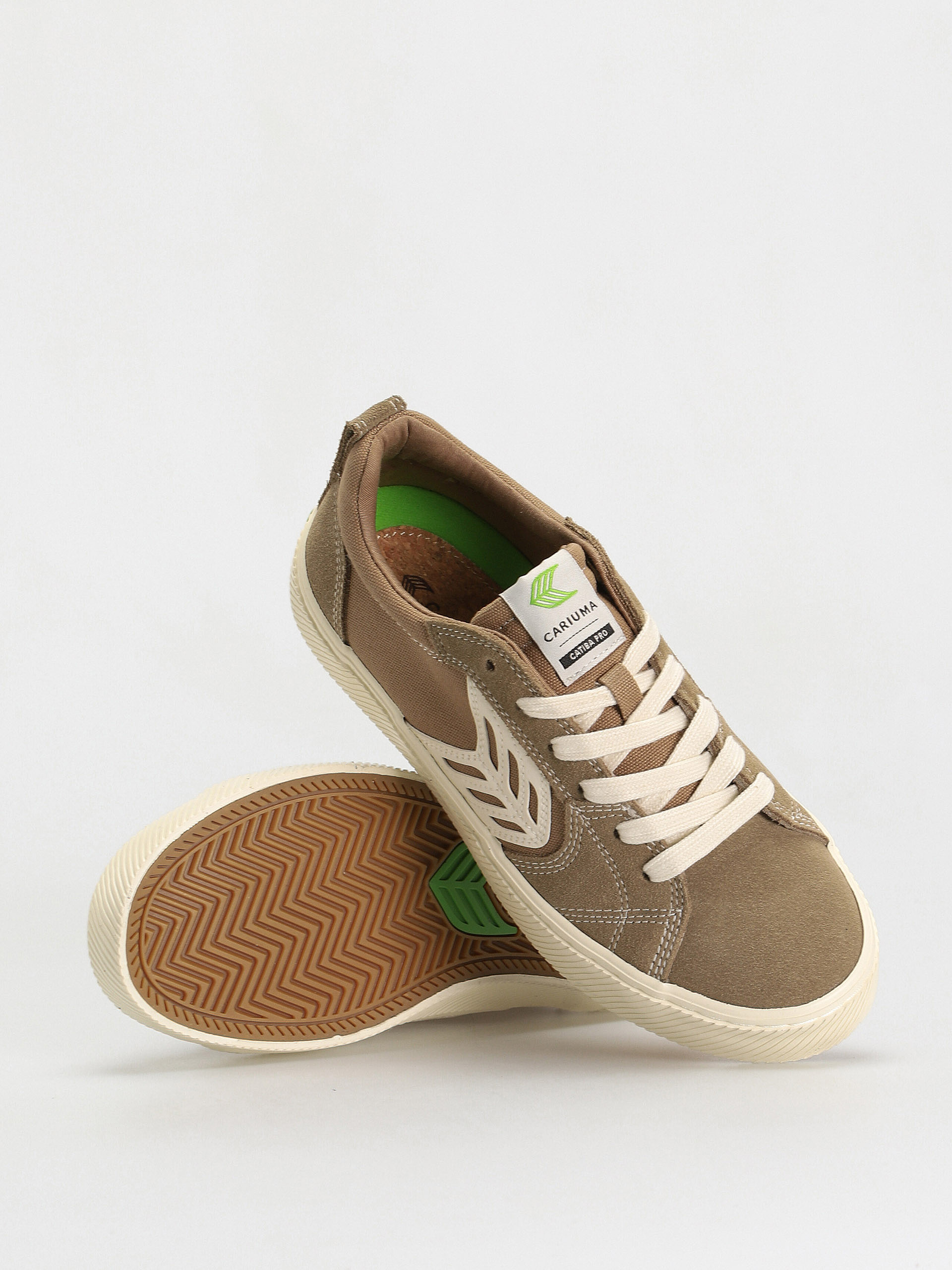 Cariuma Catiba Pro Cipők (burnt sand suede and canvas contrast thread ivory logo)