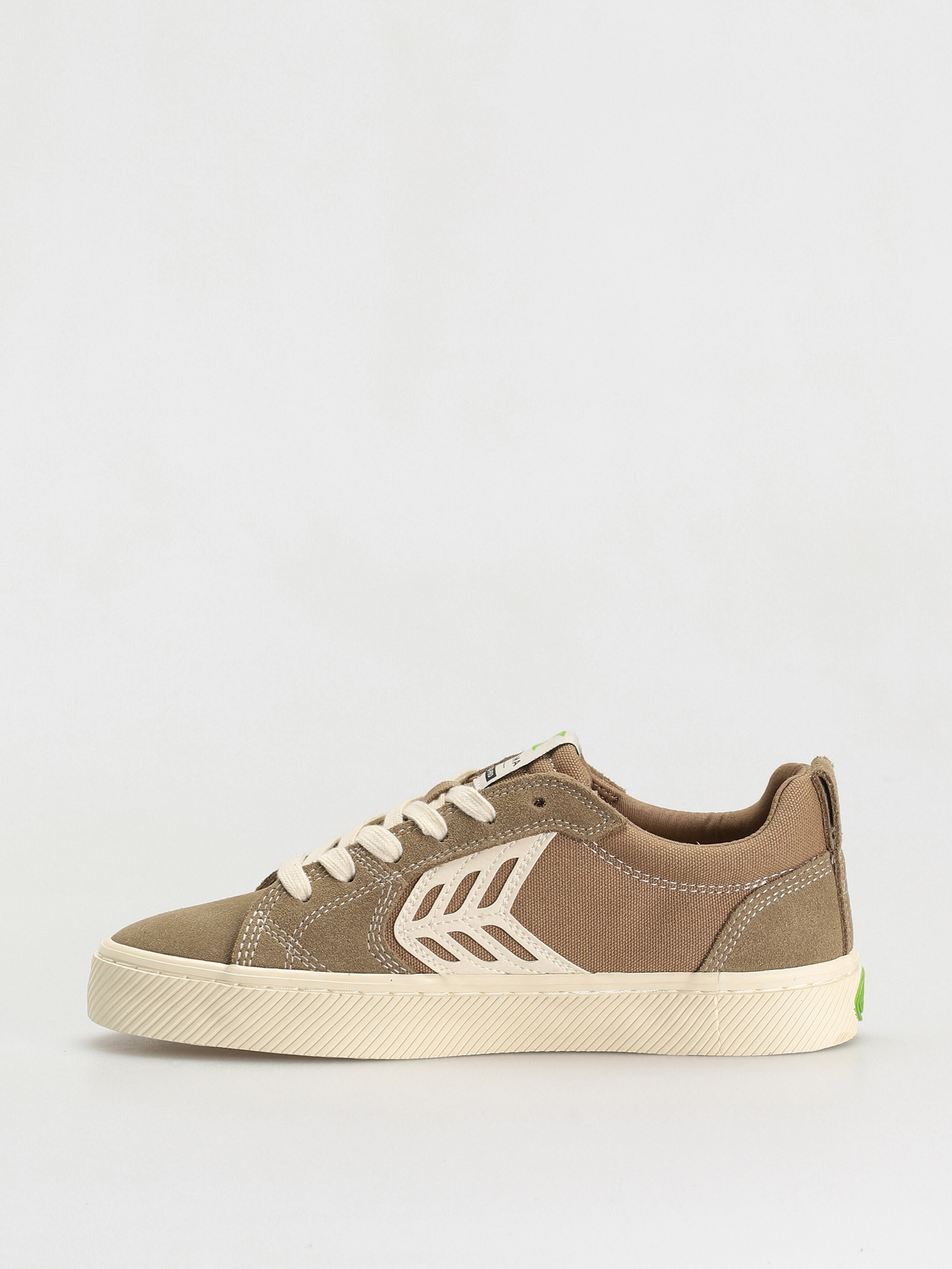 Cariuma Catiba Pro Cipők (burnt sand suede and canvas contrast thread ivory logo)
