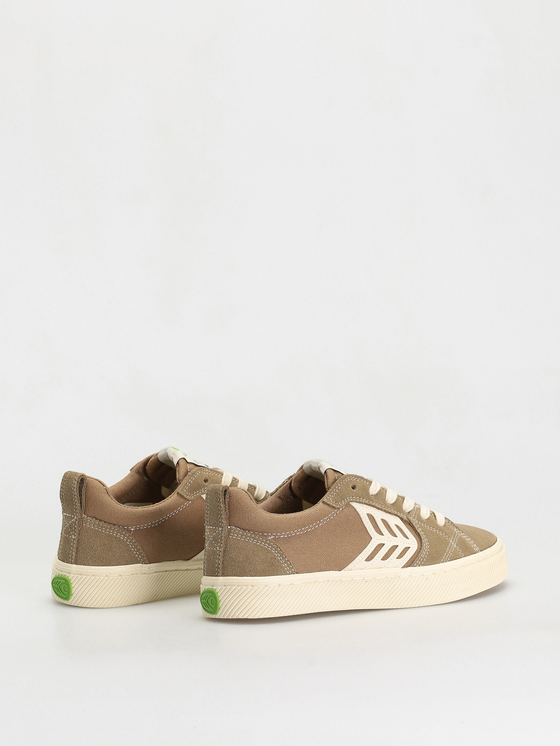 Cariuma Catiba Pro Cipők (burnt sand suede and canvas contrast thread ivory logo)