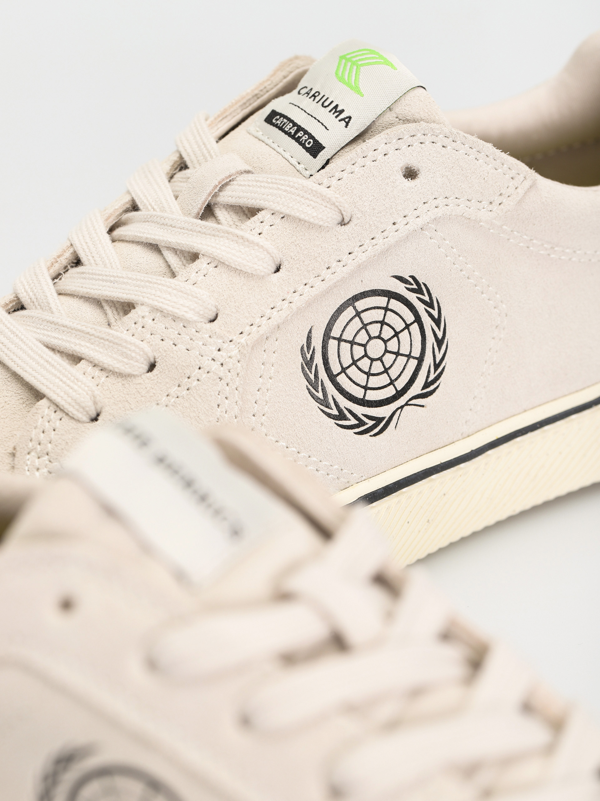 Cariuma Catiba Pro Berrics Cipők (vintage white suede)