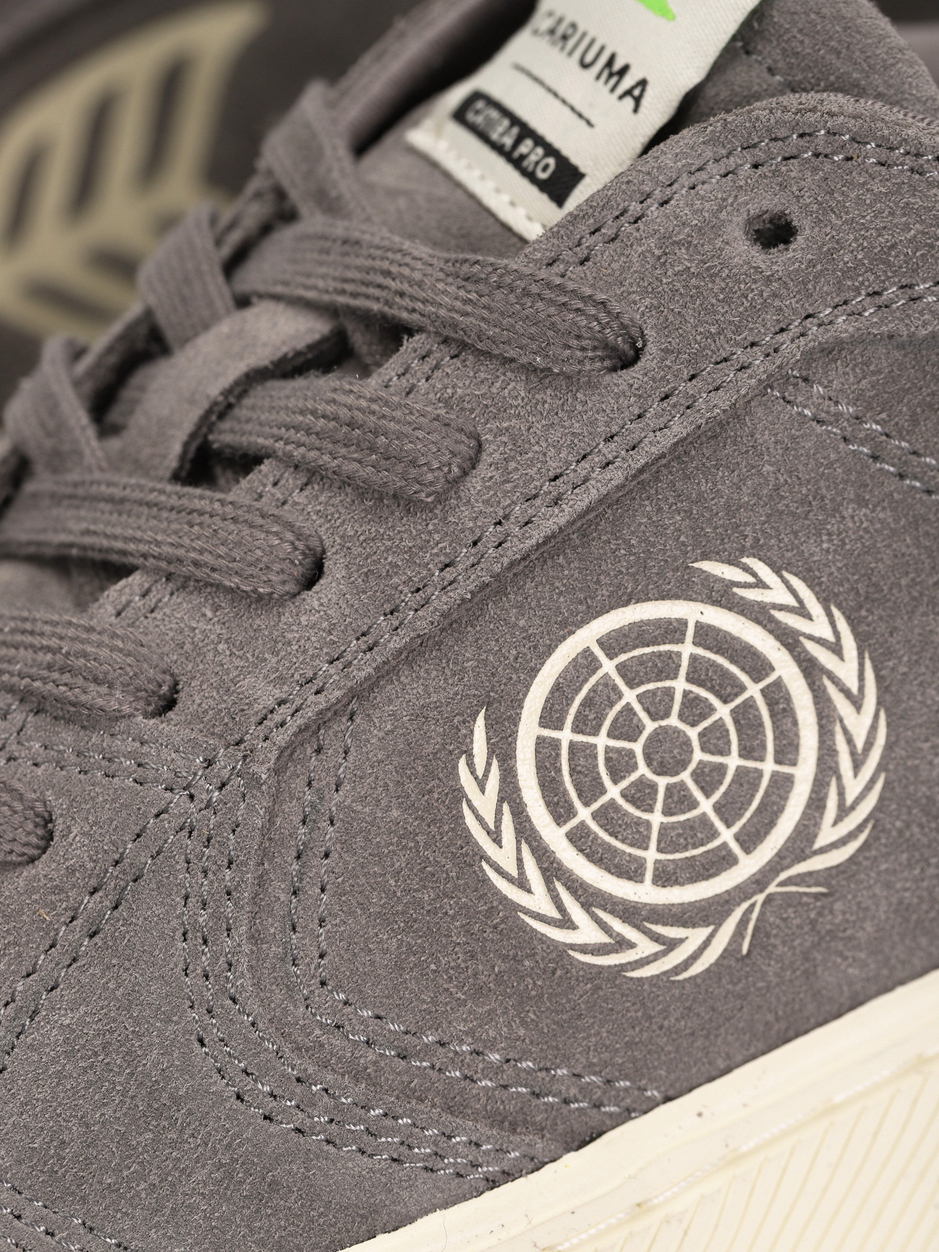 Cariuma Catiba Pro Berrics Cipők (charcoal grey suede)