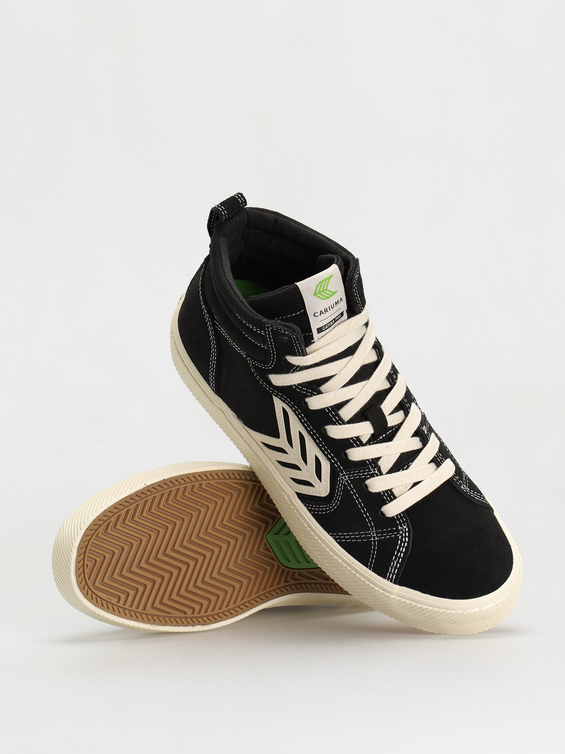 Cariuma Catiba High Pro Cipők (black suede and canvas contrast thread ivory logo)