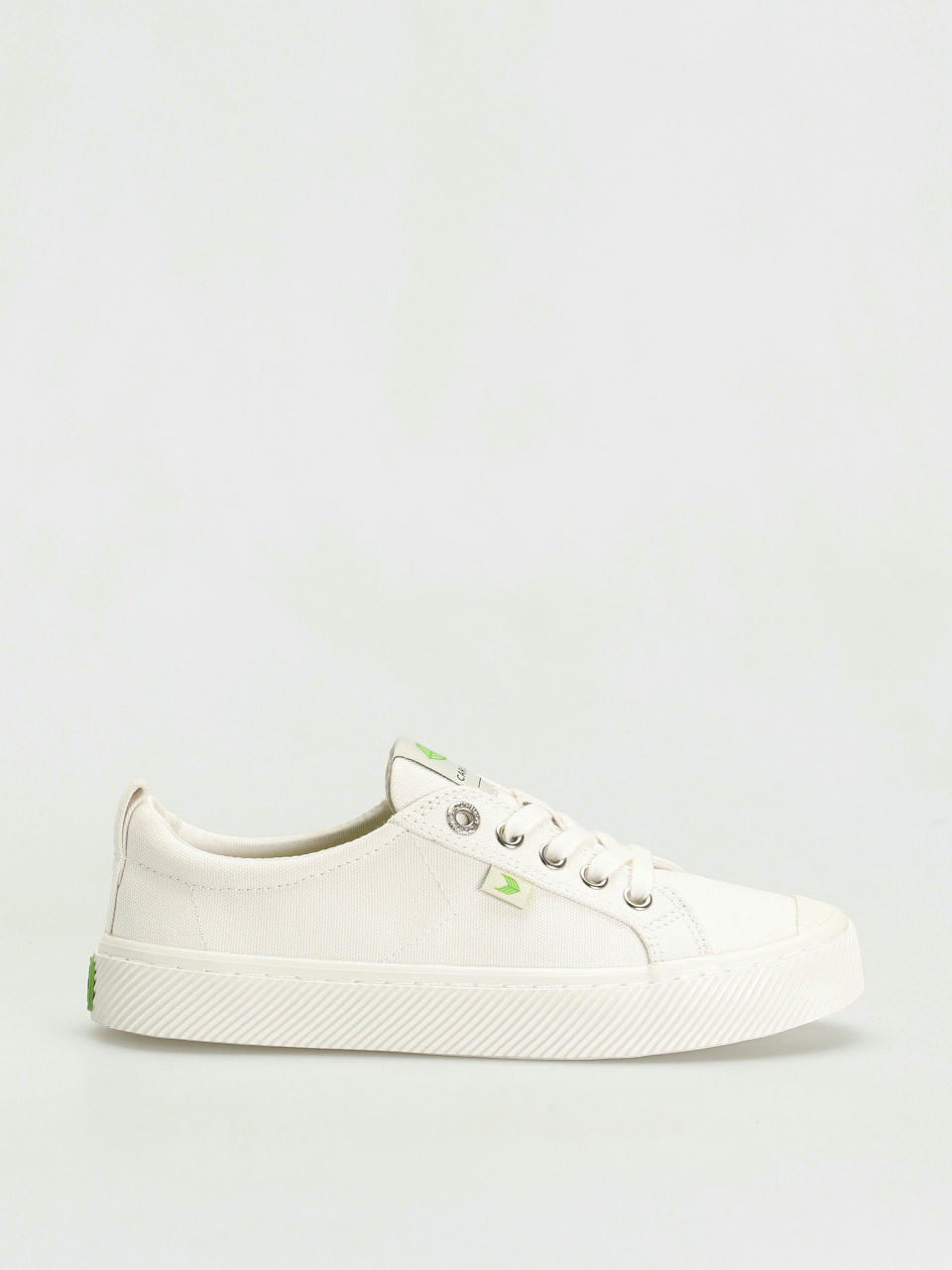 Cariuma Oca Low Cipők (off white canvas)