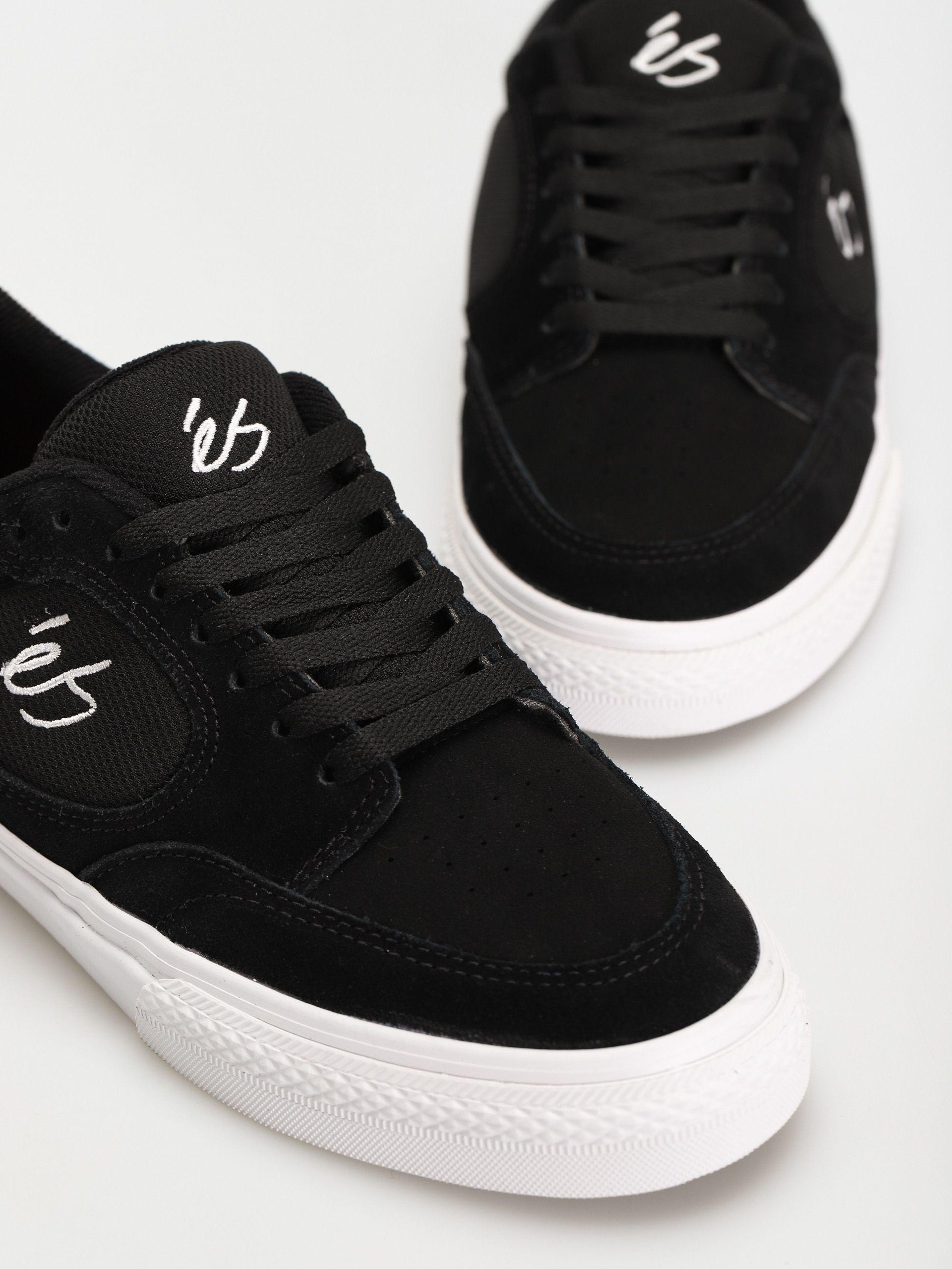 eS Caspian Cipők (black)