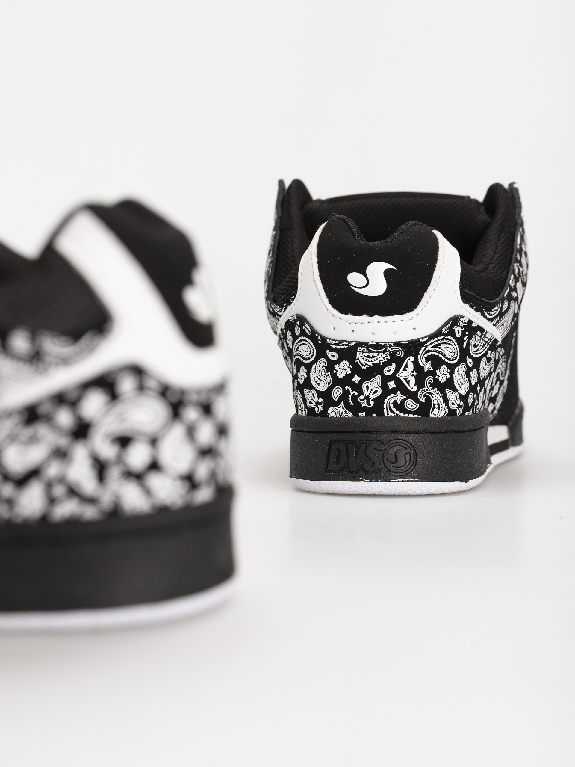 DVS Celsius Cipők (black white black nubuck)