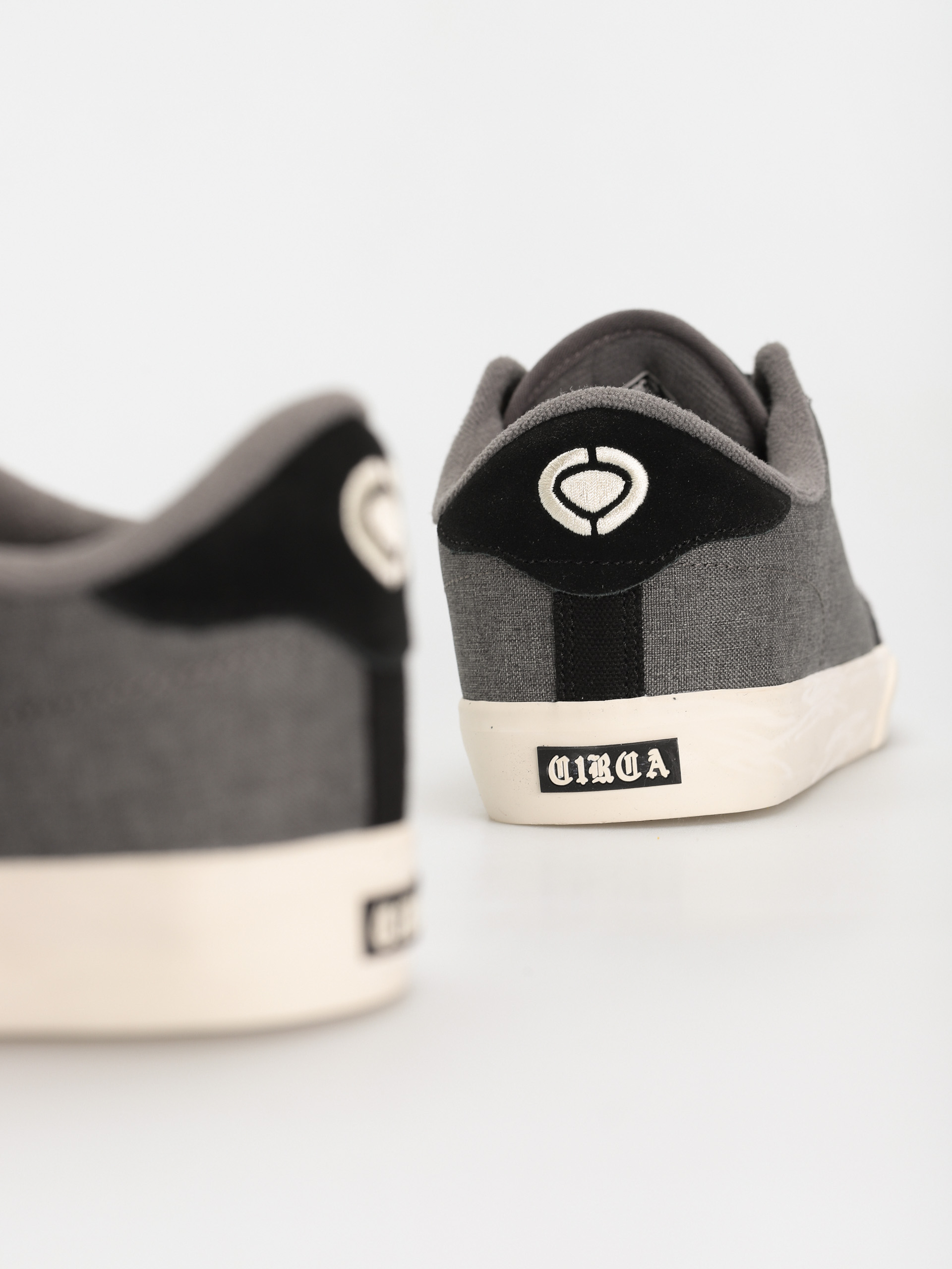 Circa Al 50 Cipők (charcoal/off white)