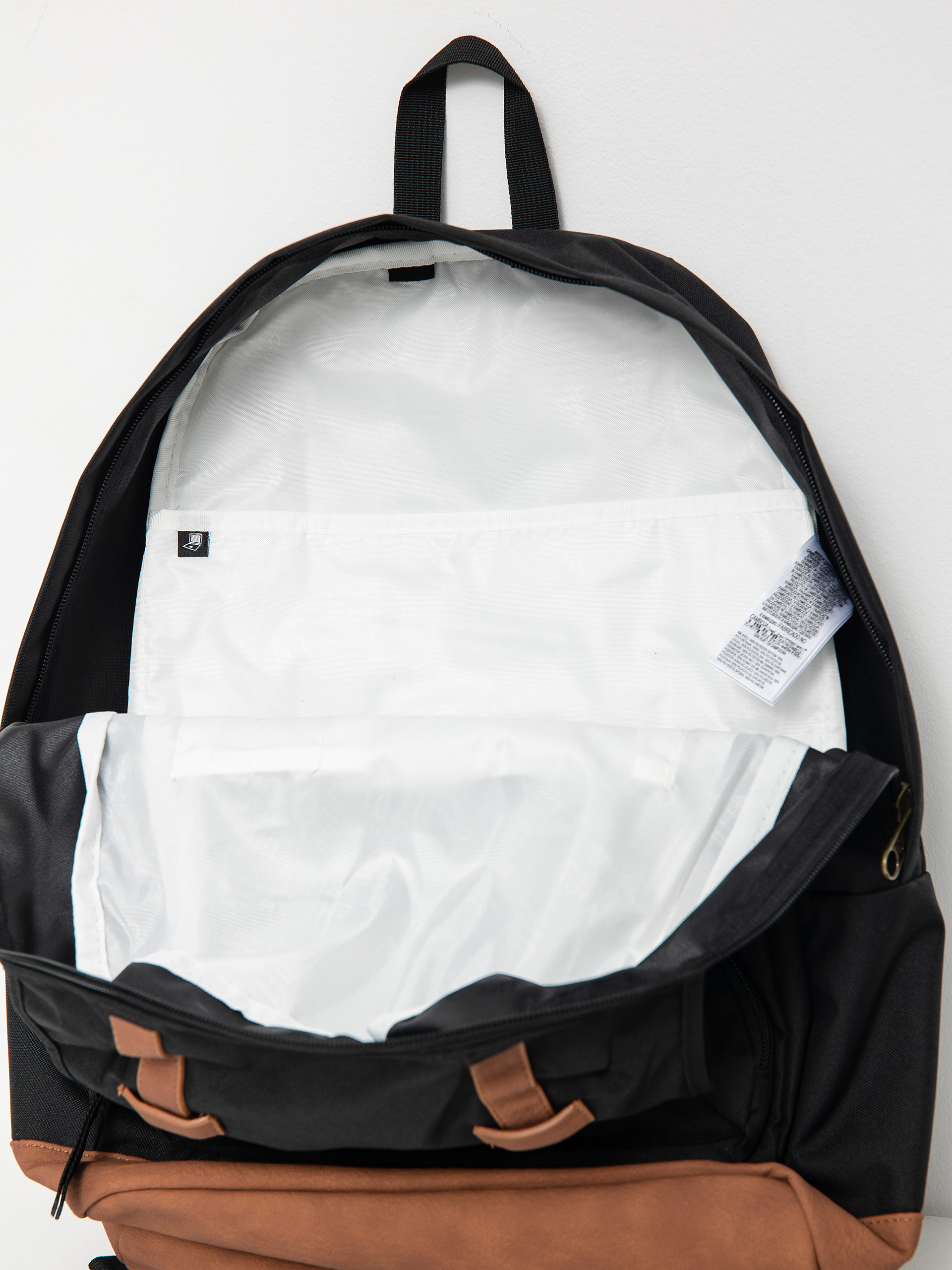 JanSport Cortlandt Hátizsák (black)