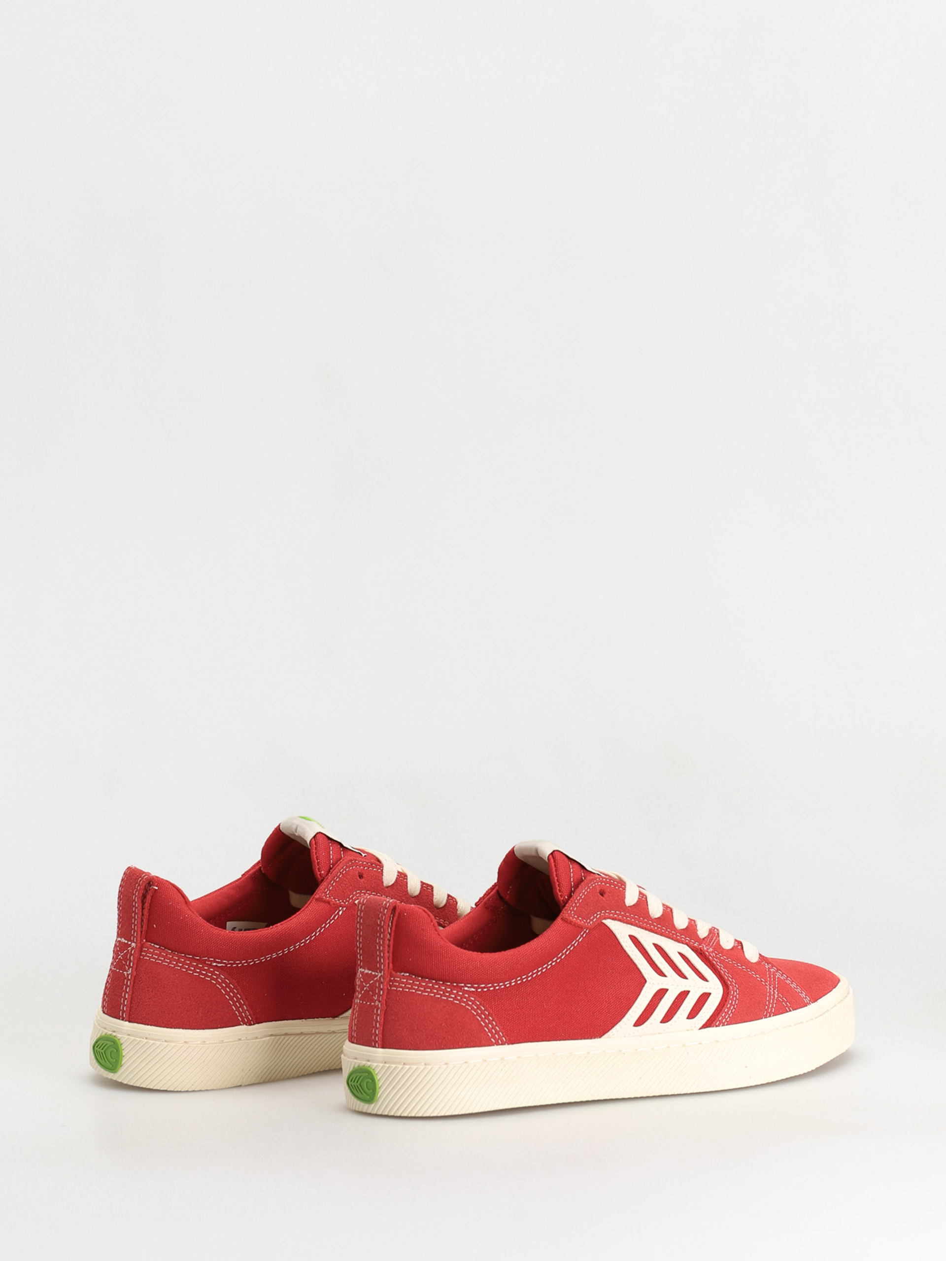 Cariuma Catiba Pro Cipők (samba red suede and canvas contrast thread ivory logo)