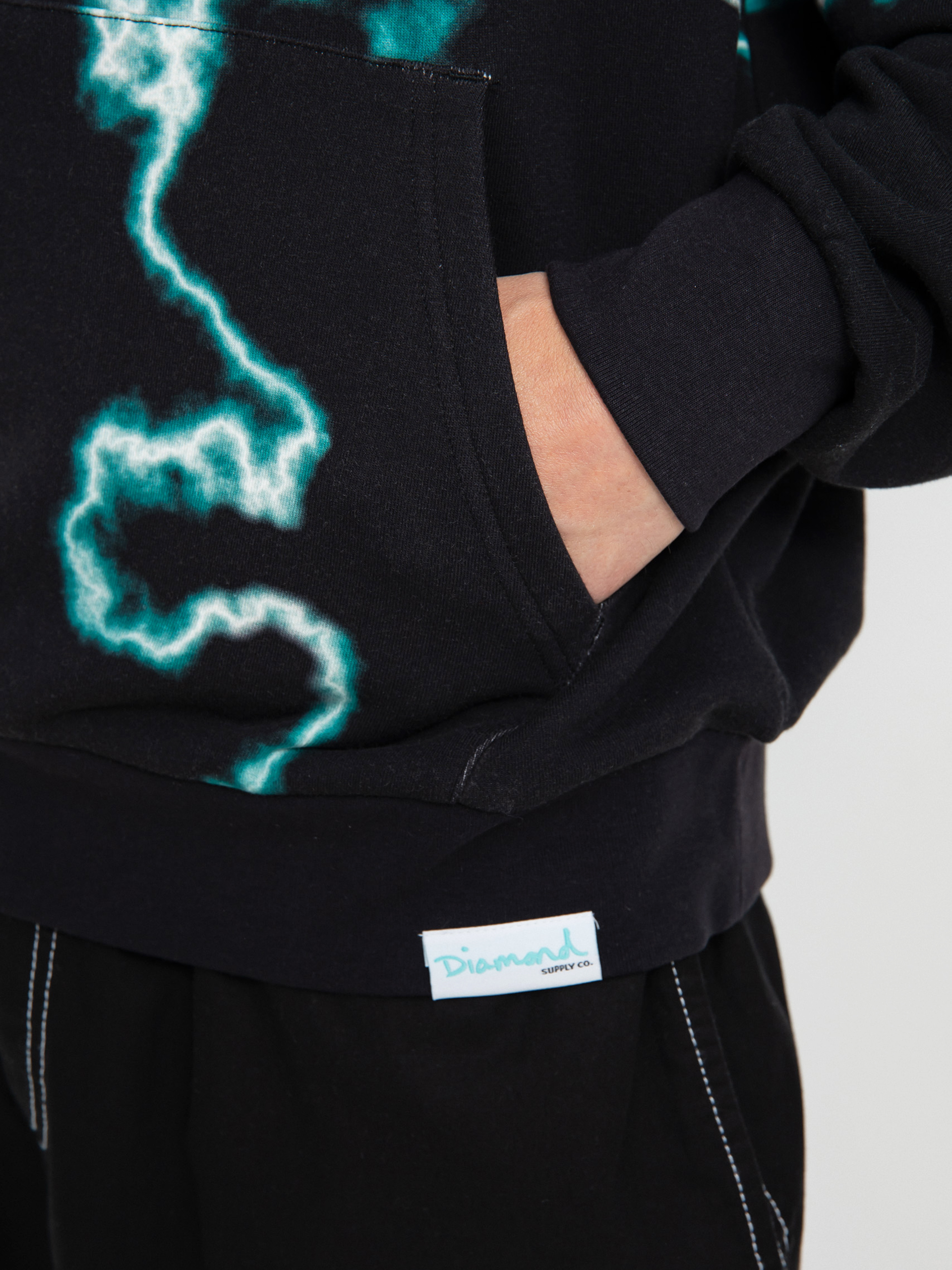 Diamond Supply Co. Mad Lightning Allover Print Pulóver (black)