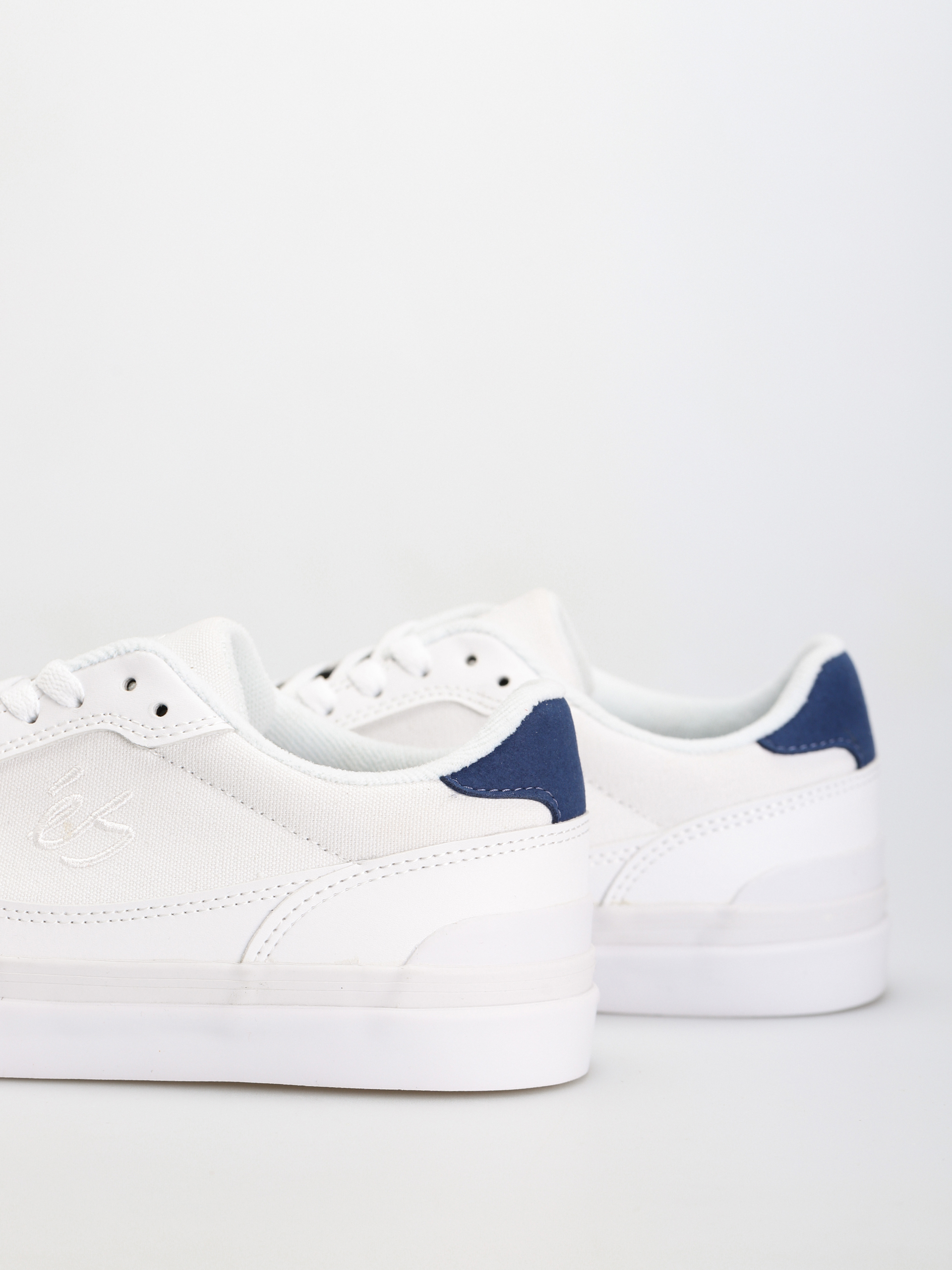 eS Caspian Cipők (white)