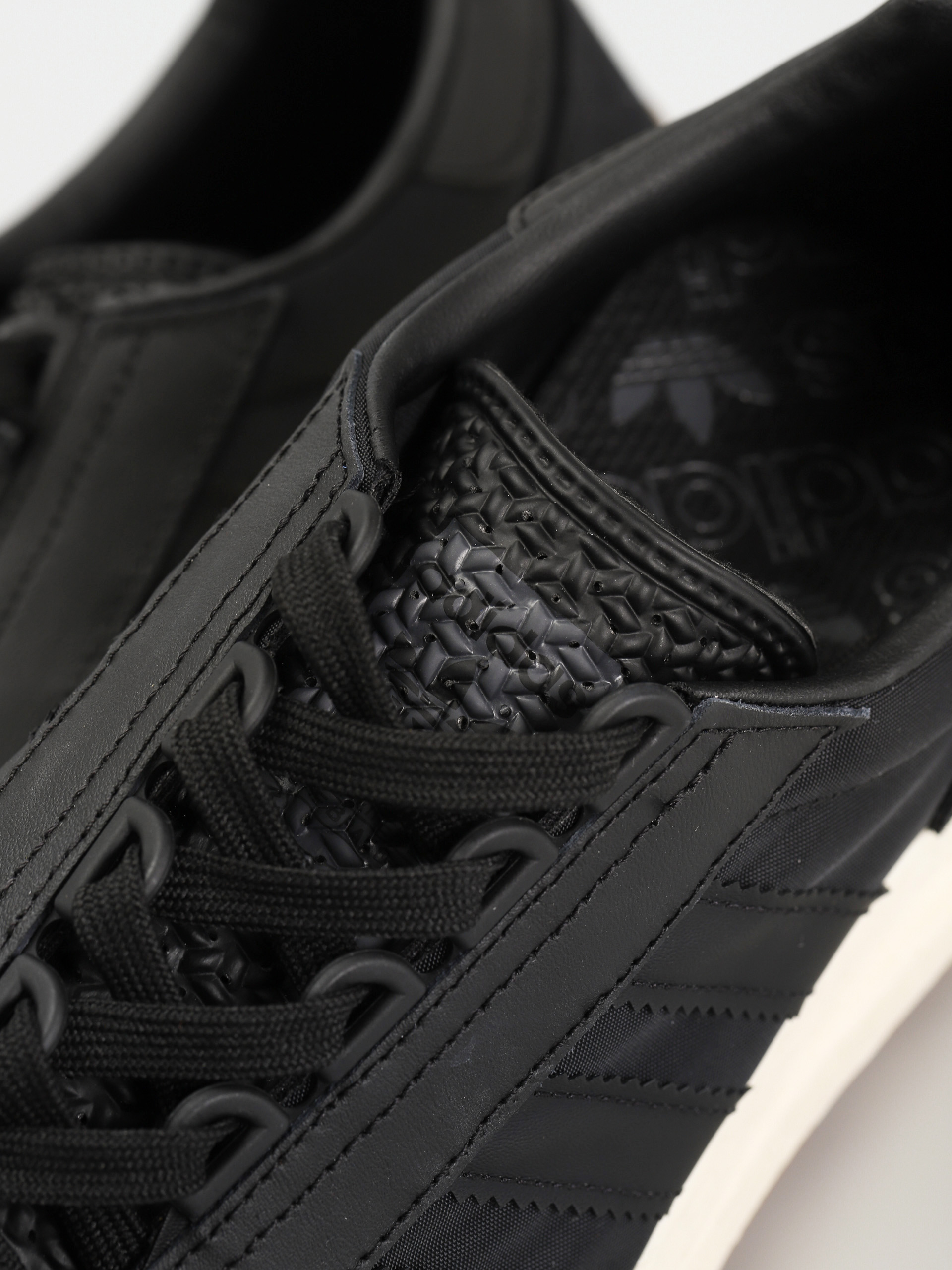 adidas Originals Retropy E5 Cipők (cblack/cblack/gresix)