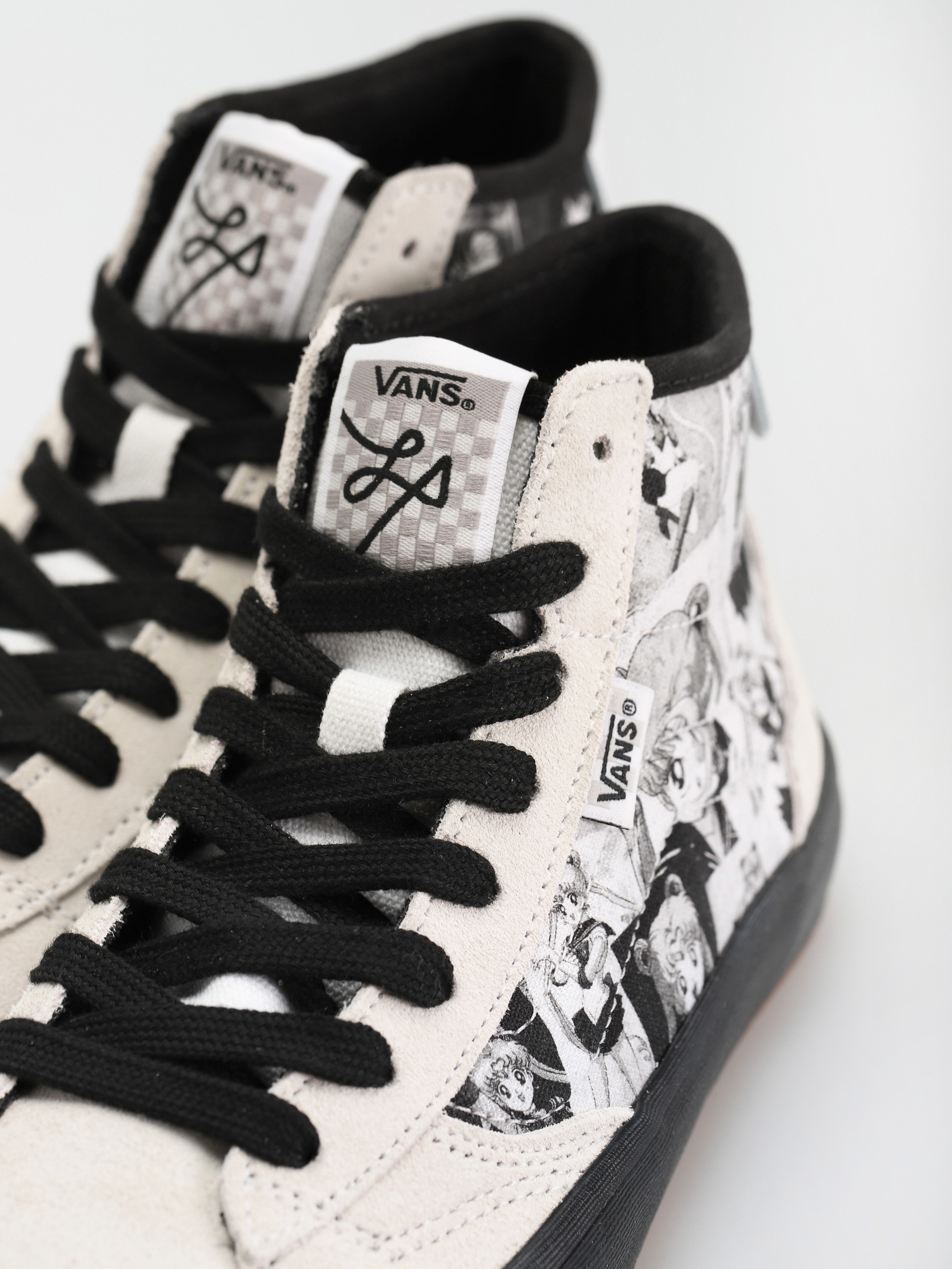 Vans X Sailor Moon The Lizzie Cipők (pretty guardian sailor moon white/black)