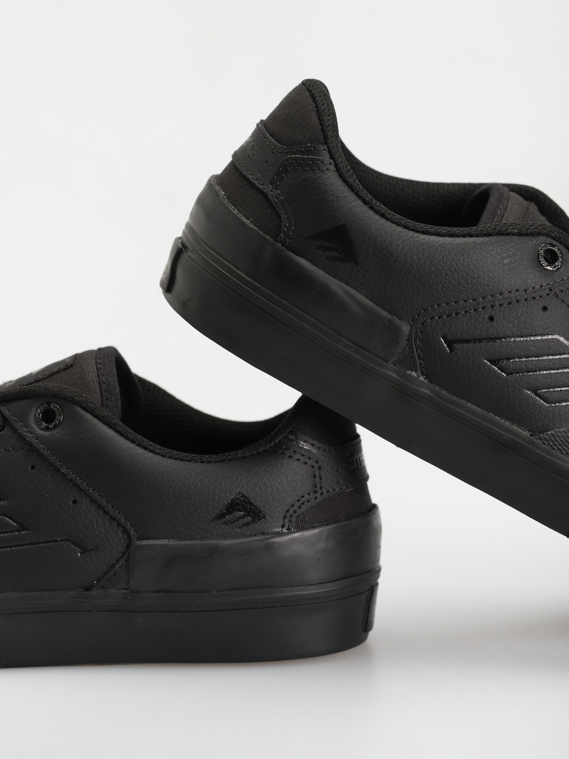 Emerica The Low Vulc Cipők (black/black/black)