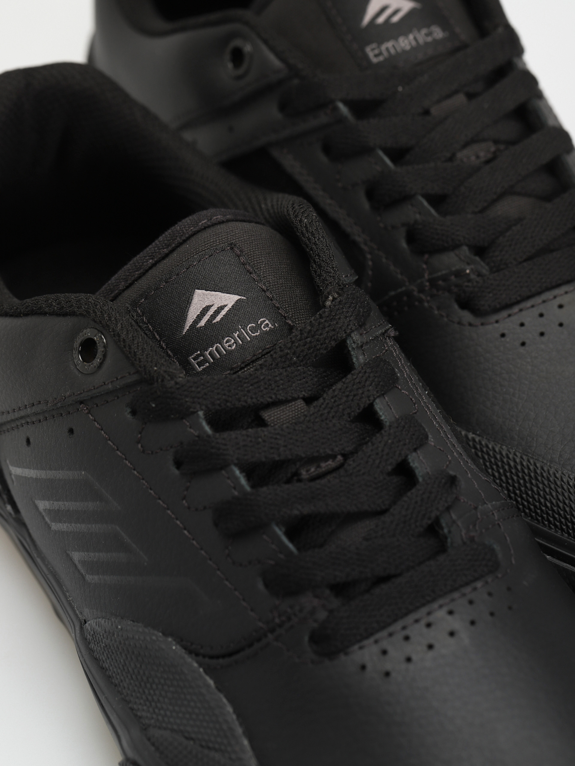 Emerica The Low Vulc Cipők (black/black/black)