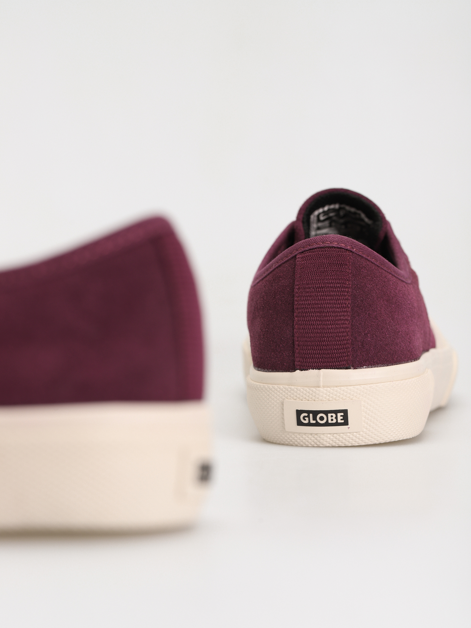 Globe Surplus Cipők (beetroot/antique white)