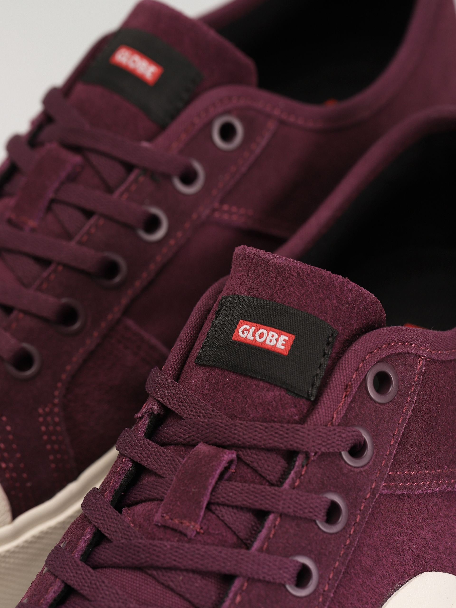 Globe Surplus Cipők (beetroot/antique white)