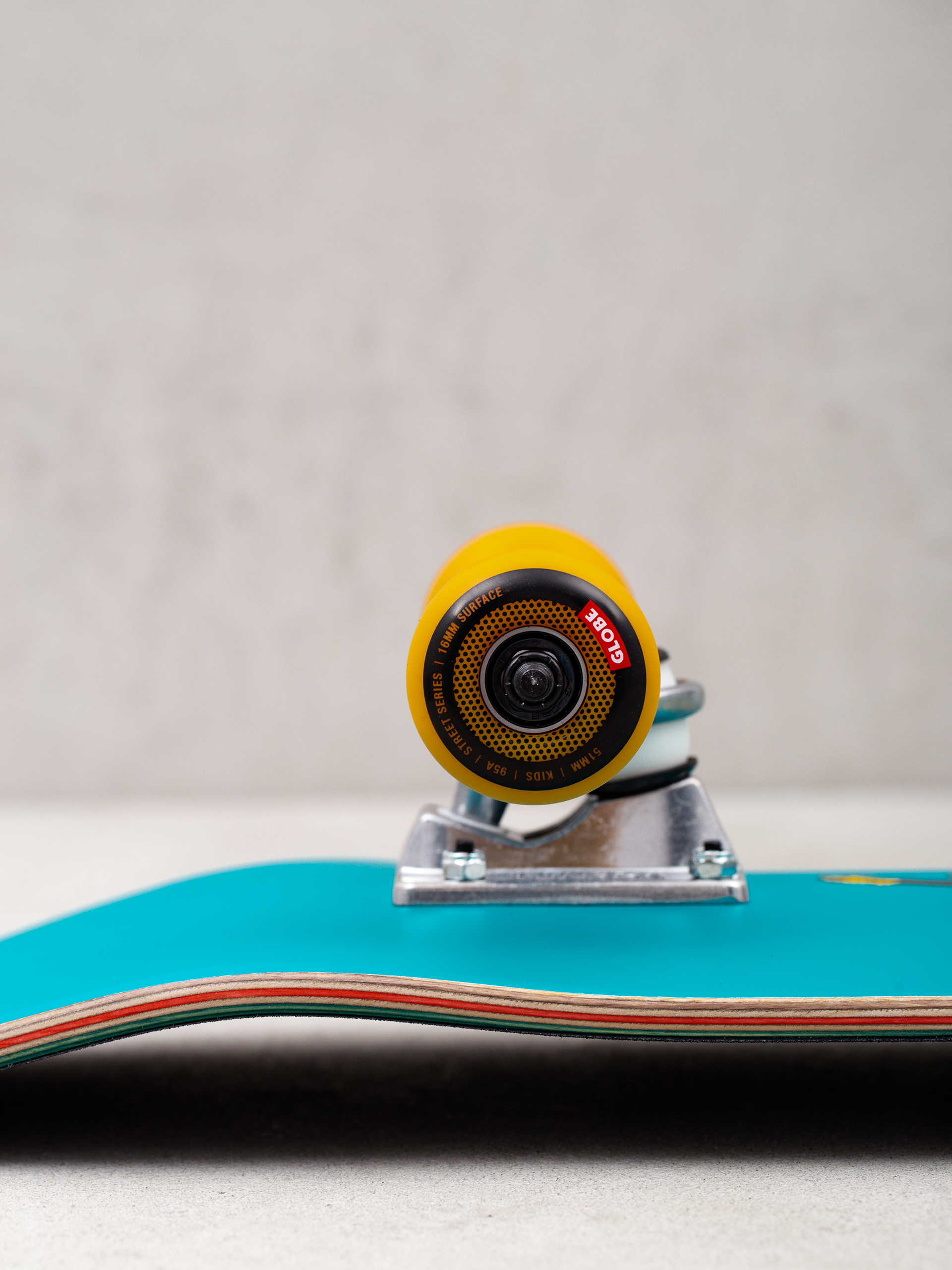 Globe Kids Save The Bees Mid Komplett gördeszka (blue)