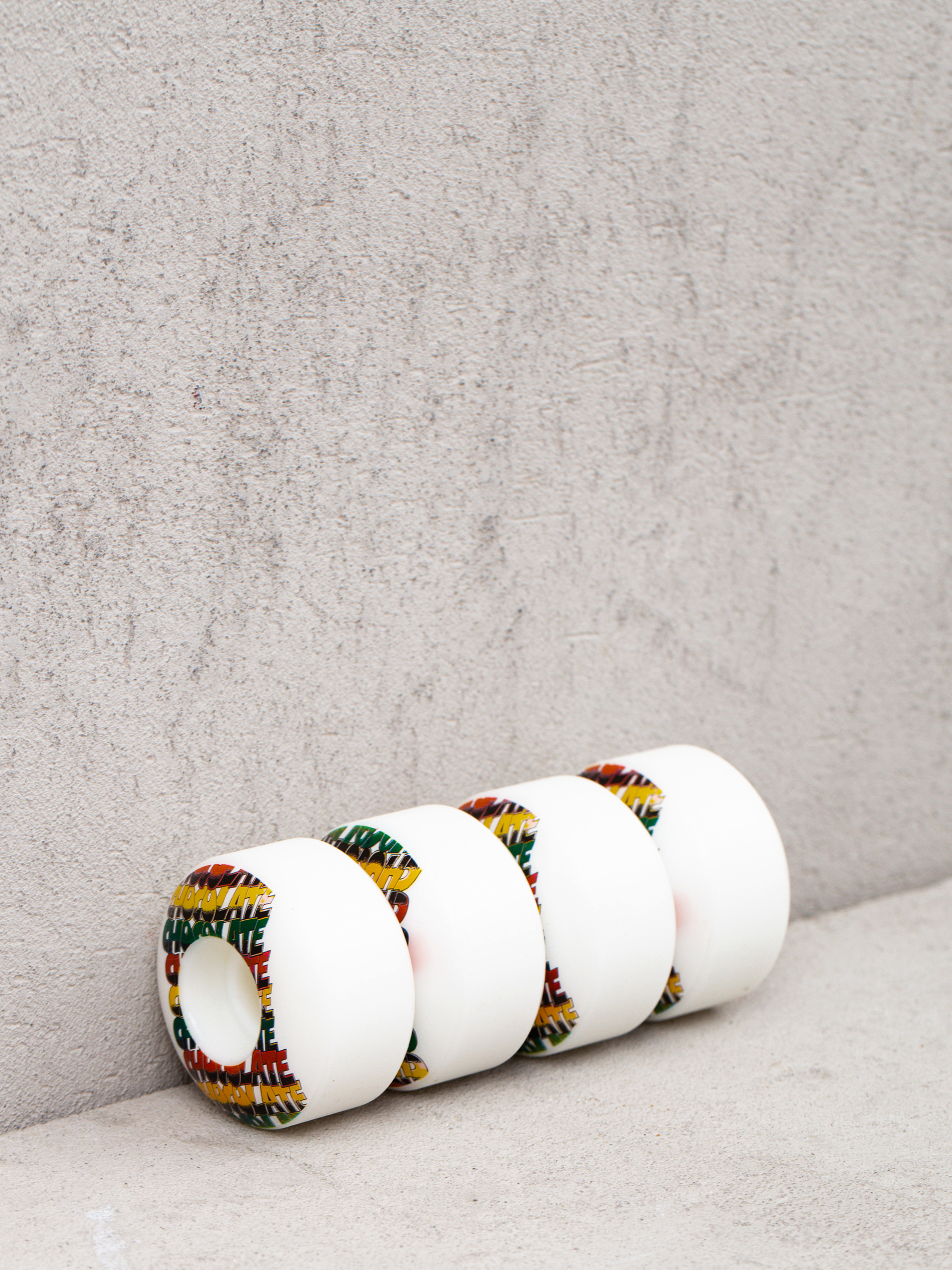 Chocolate Sound System Staple Gördeszka kerék (white/multi)