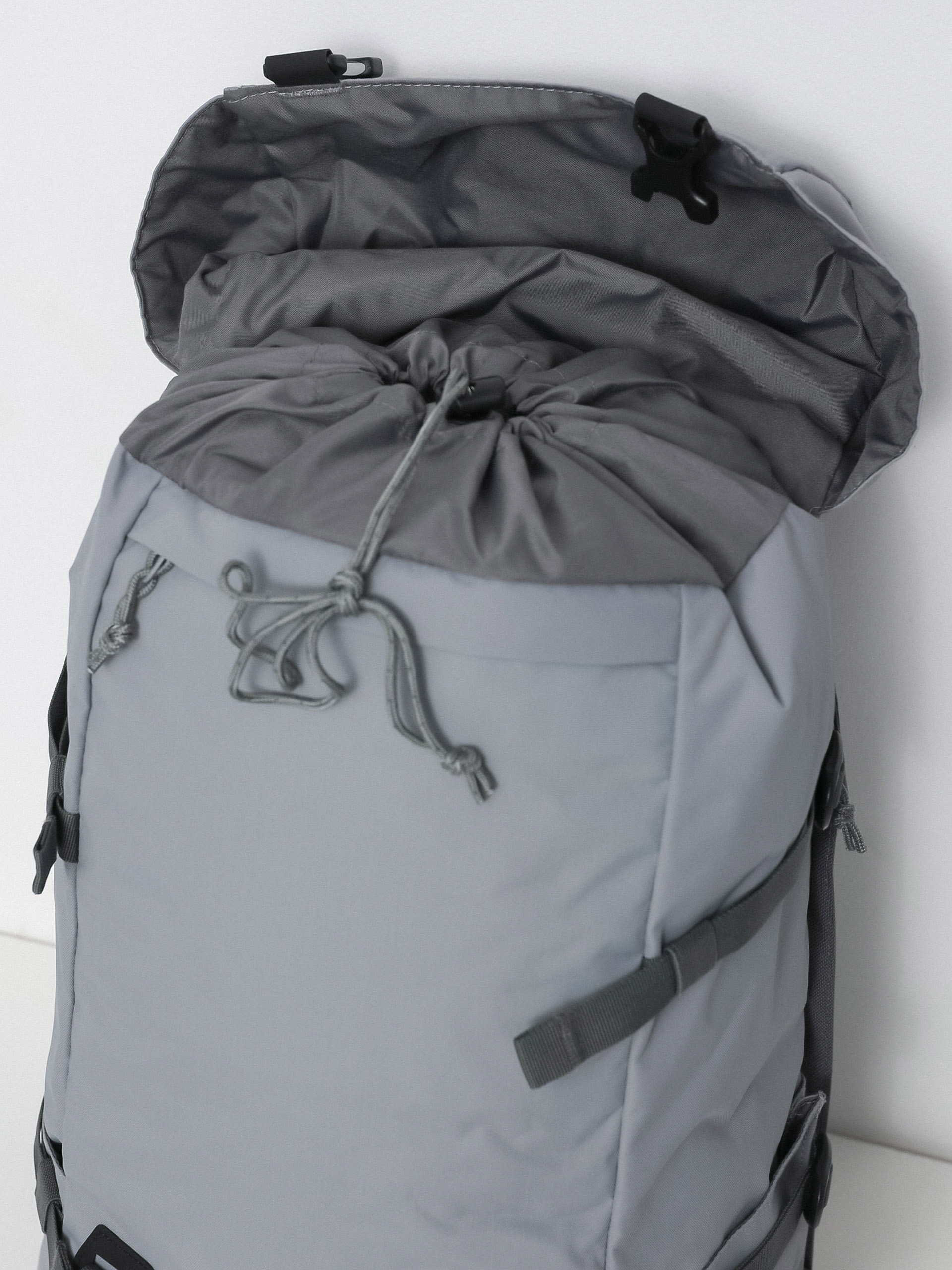 Burton Tinder 2.0 30L Hátizsák (sharkskin)