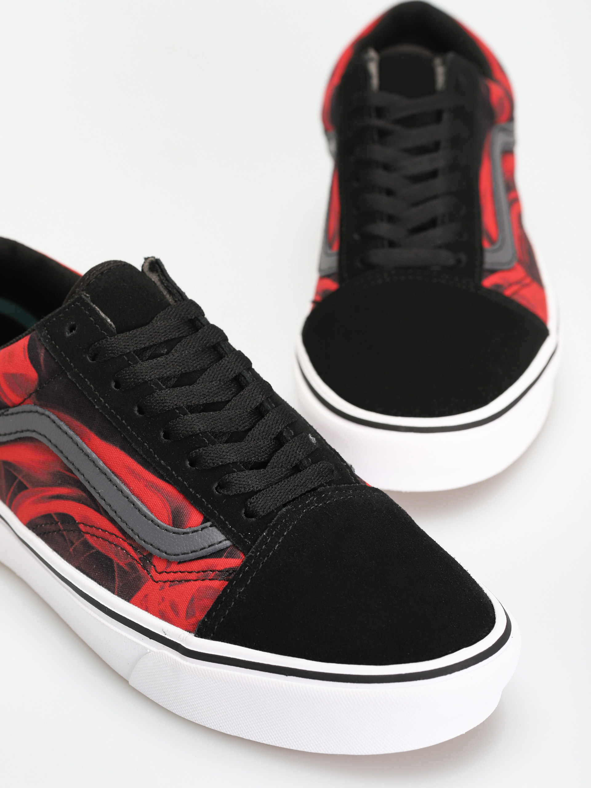 Vans Comfycush Old Skool Cipők (after dark black/red)