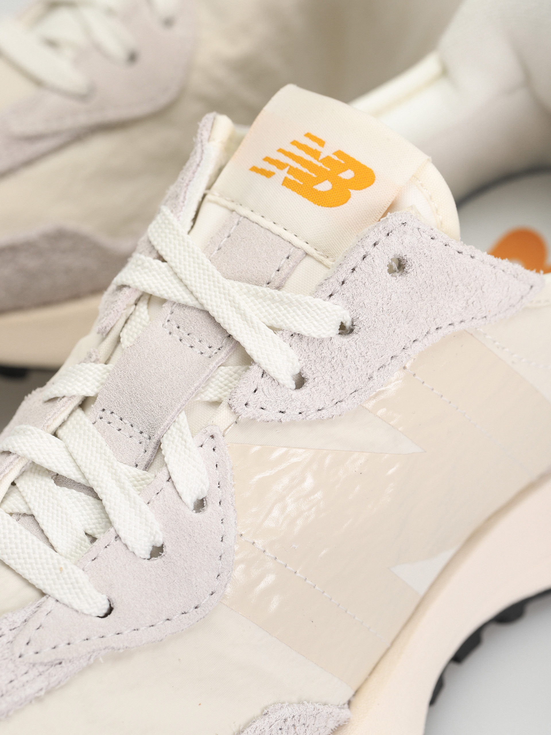 New Balance 327 Cipők (team away grey)