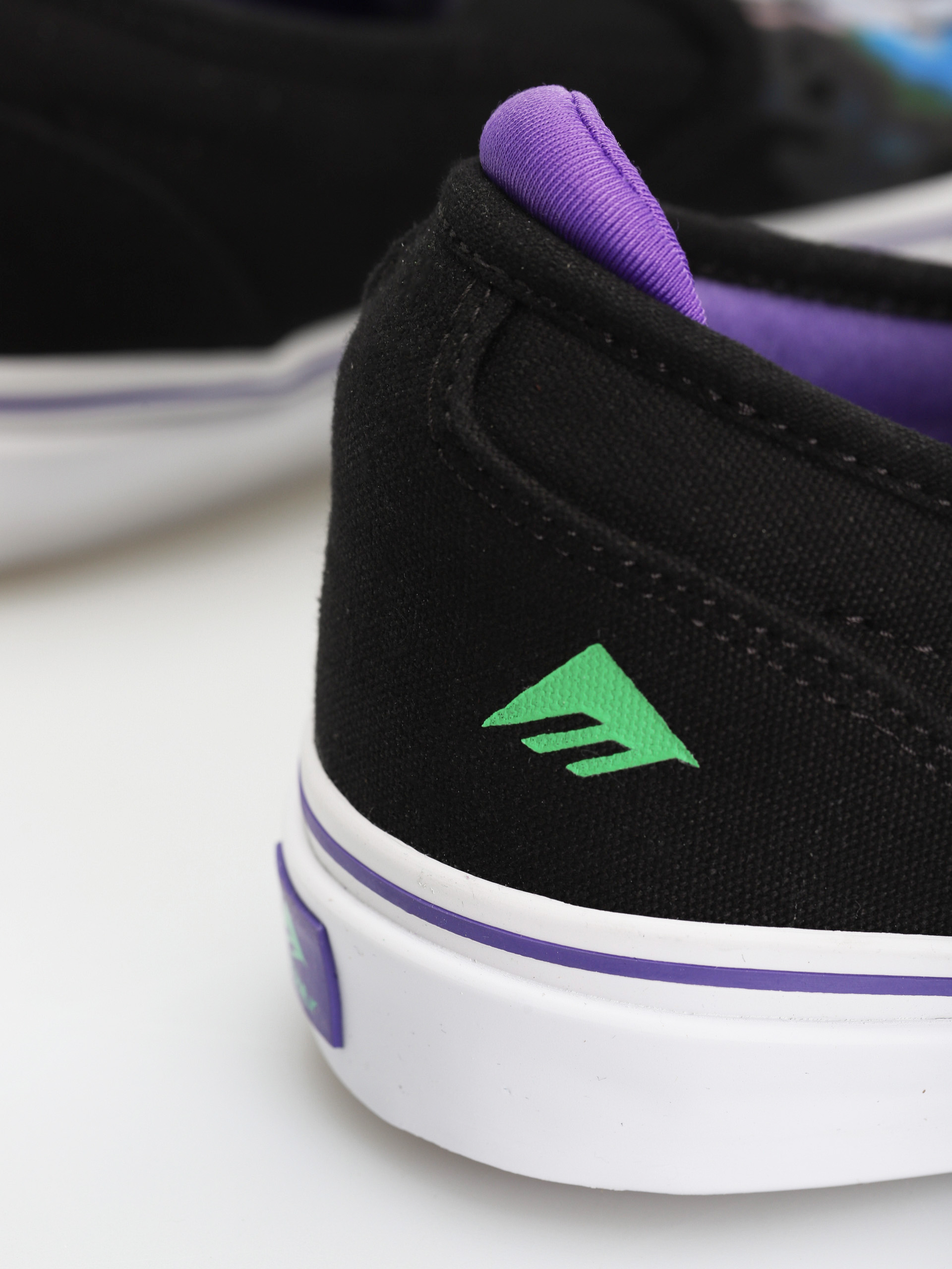 Emerica Wino G6 Slip On X Dinosaur Jr Cipők (black/purple)
