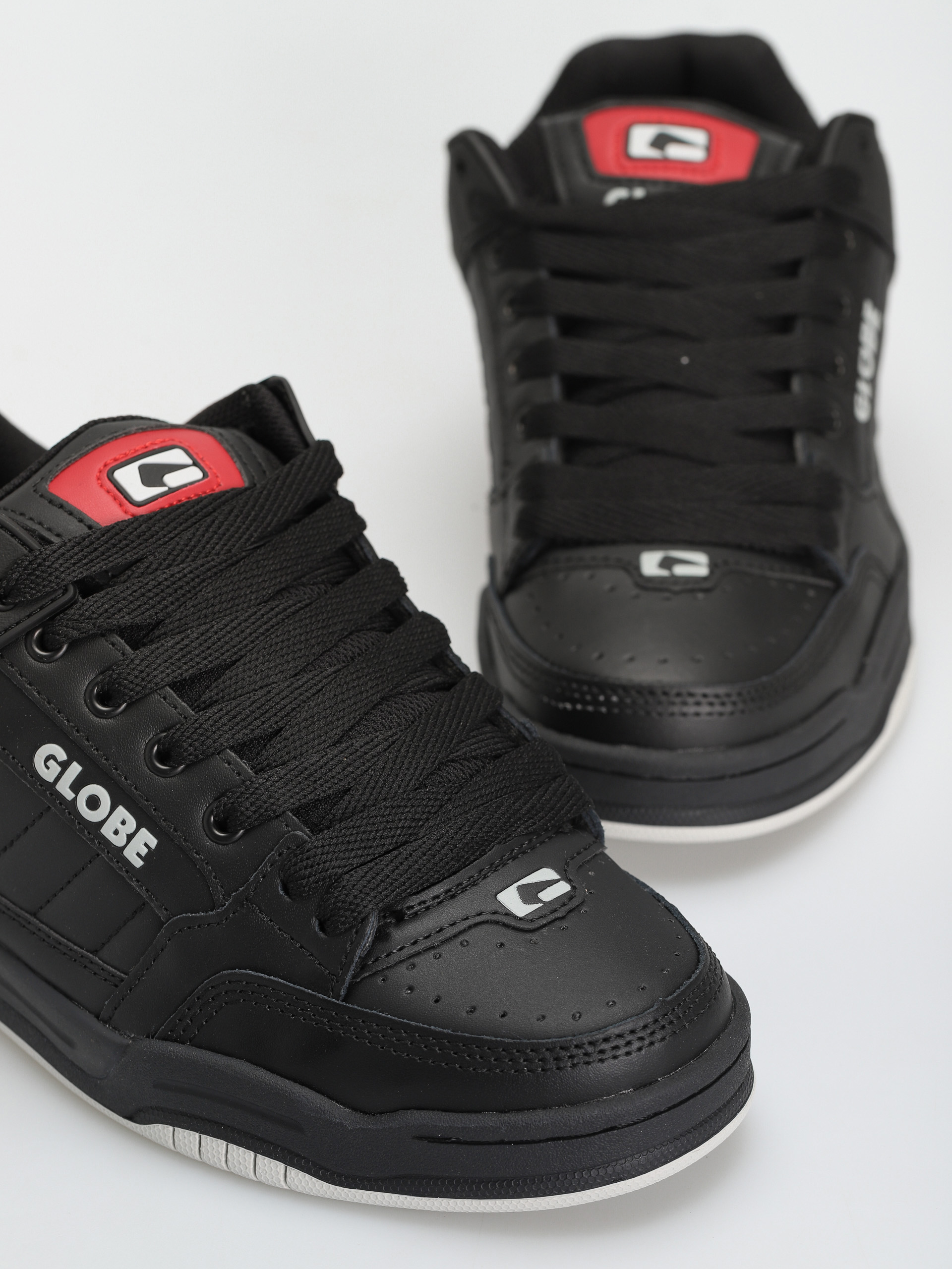 Globe Tilt Cipők (black/chilli)
